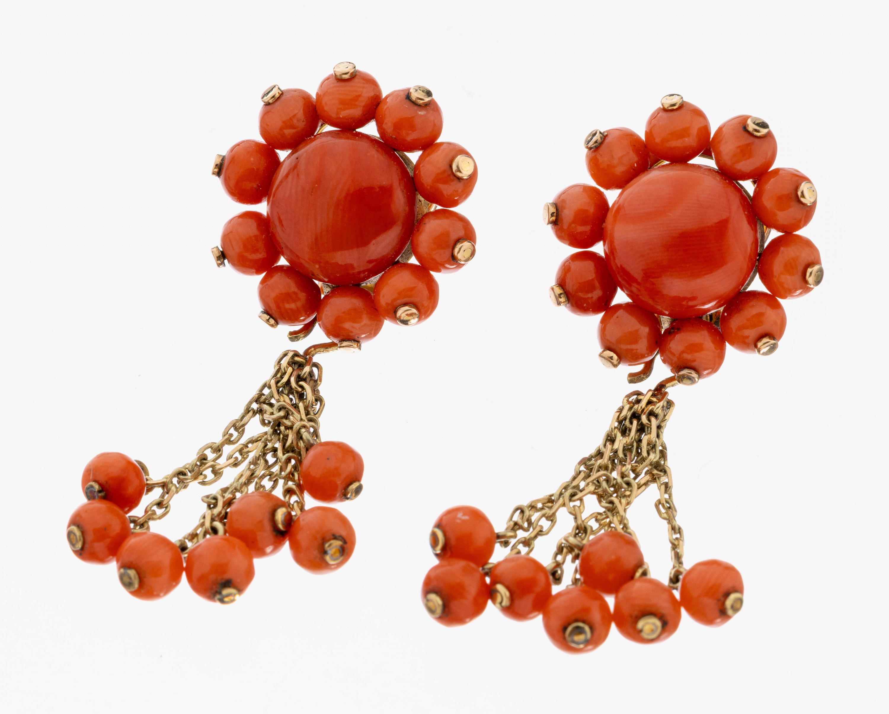 Image 27021546 - Paar 14 kt Gold Korallen-Ohrclips, wohl Italien 1930er Jahre, GG 585/000, blütenf. ...