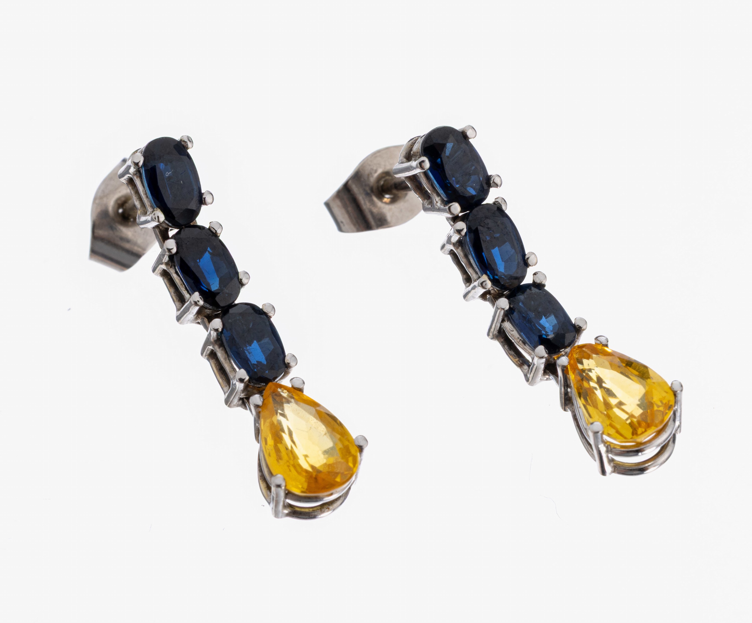 Image 27021547 - Paar 14 kt Gold Saphir-Ohrgehänge, WG 585/000, 6 ovalfacett. blaue Saphire und 2 ...