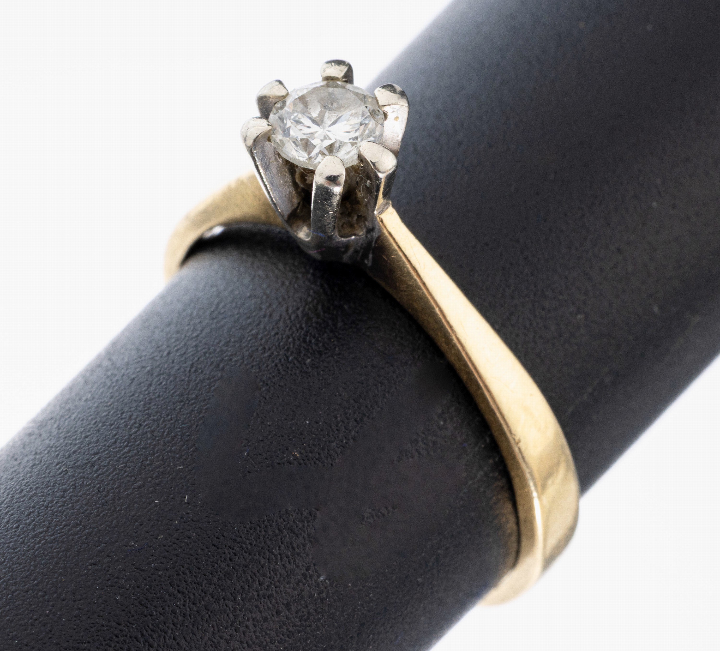 Image 27021573 - 14 kt Gold Brillant-Ring, GG/WG 585/000, inWG gefasster Brillant ca. 0.33 ct (grav.) ...