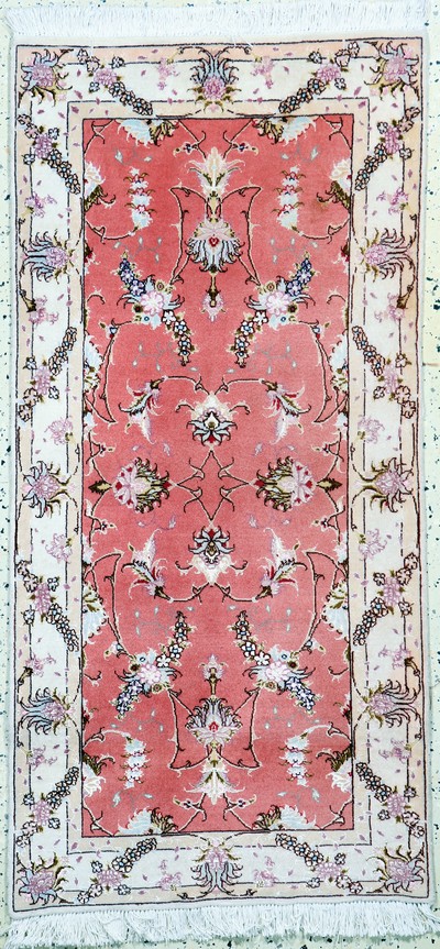 Image Täbriz fein(50 Raj), Persien, Ende 20.Jhd, Korkwolle mit Seide, ca. 155 x 70 cm, ca. ...