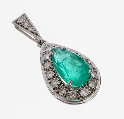 Image 18 kt Gold Smaragd-Diamant-Anhänger, WG 750/000, facett. Smaragd-Tropfen ca. 1.50 ct, ...