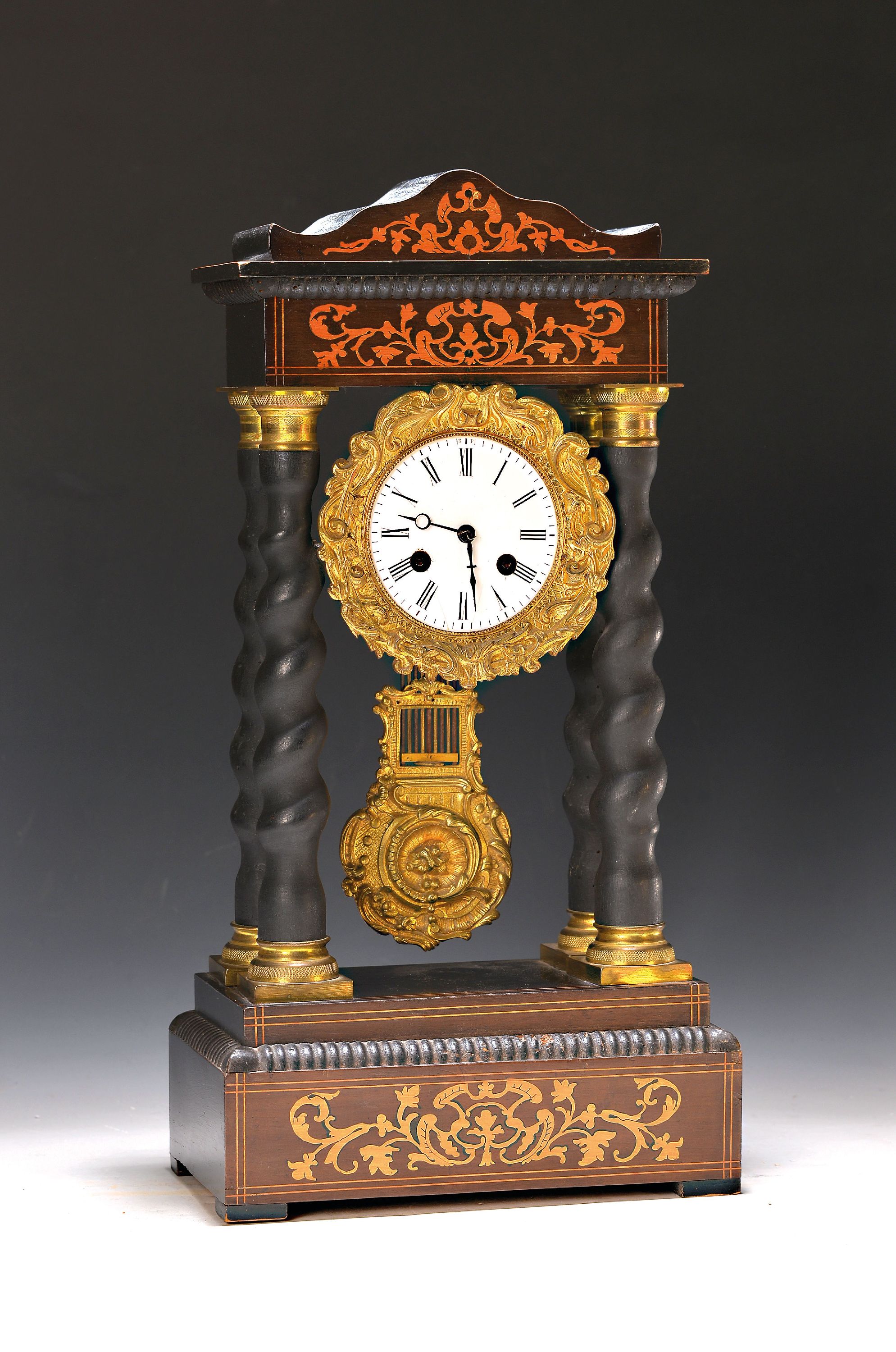 Image 27021604 - Portaluhr, Frankreich um 1850/70, Holzgehäuse marketiert, Säulen sek. gefaßt, ...