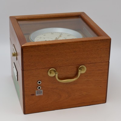 27021639e - GLASHÜTTE Quarz Marinechronometer Typ 1-71, DDR um 1980, 2-tlg. Mahagoni Box, Deckel ...