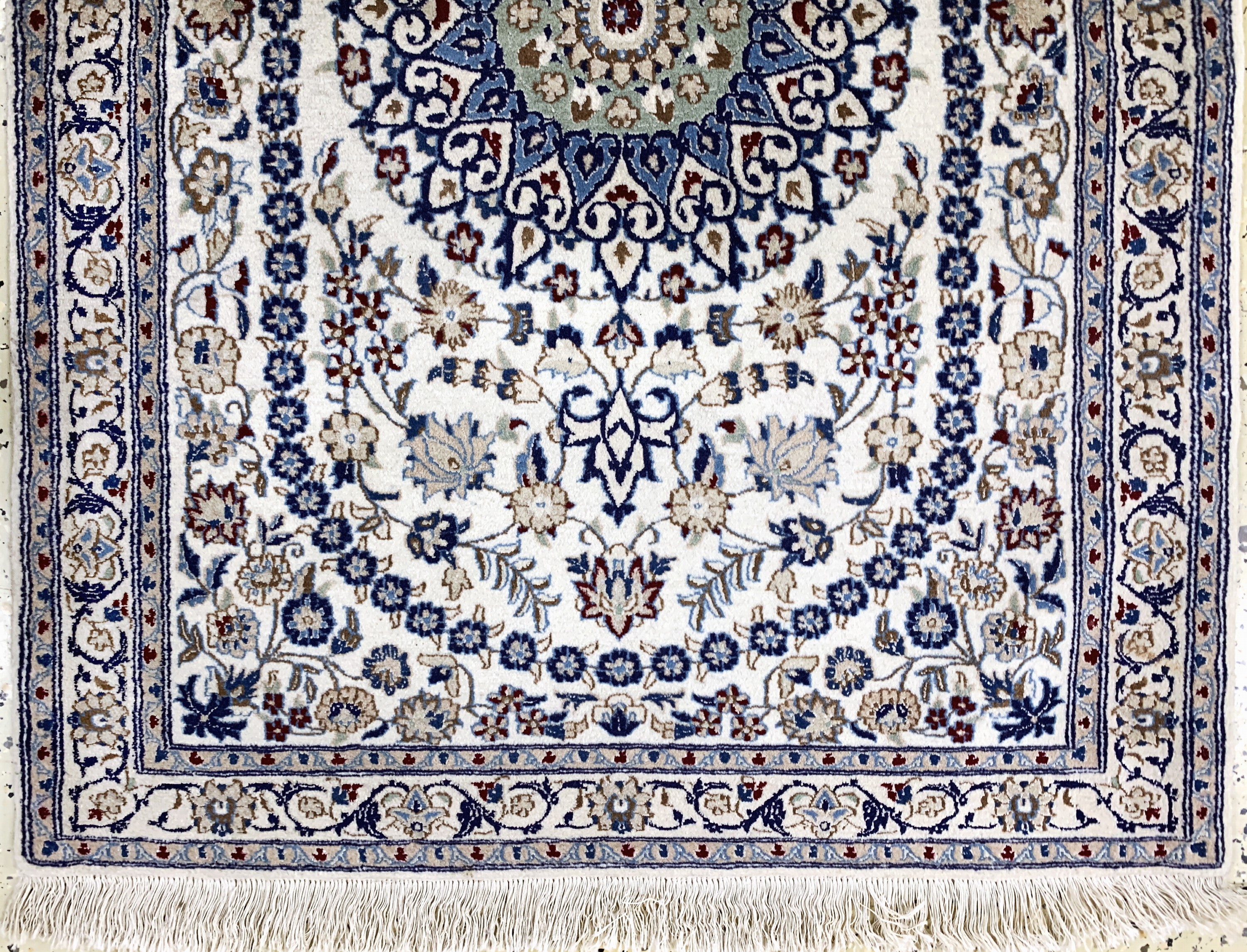 Detail b: 2 Lots Nain fein(6 La & 9 La), Persien, Ende 20.Jhd, Korkwolle mit Seide, ca. 130 x 87 cmEHZ: 2