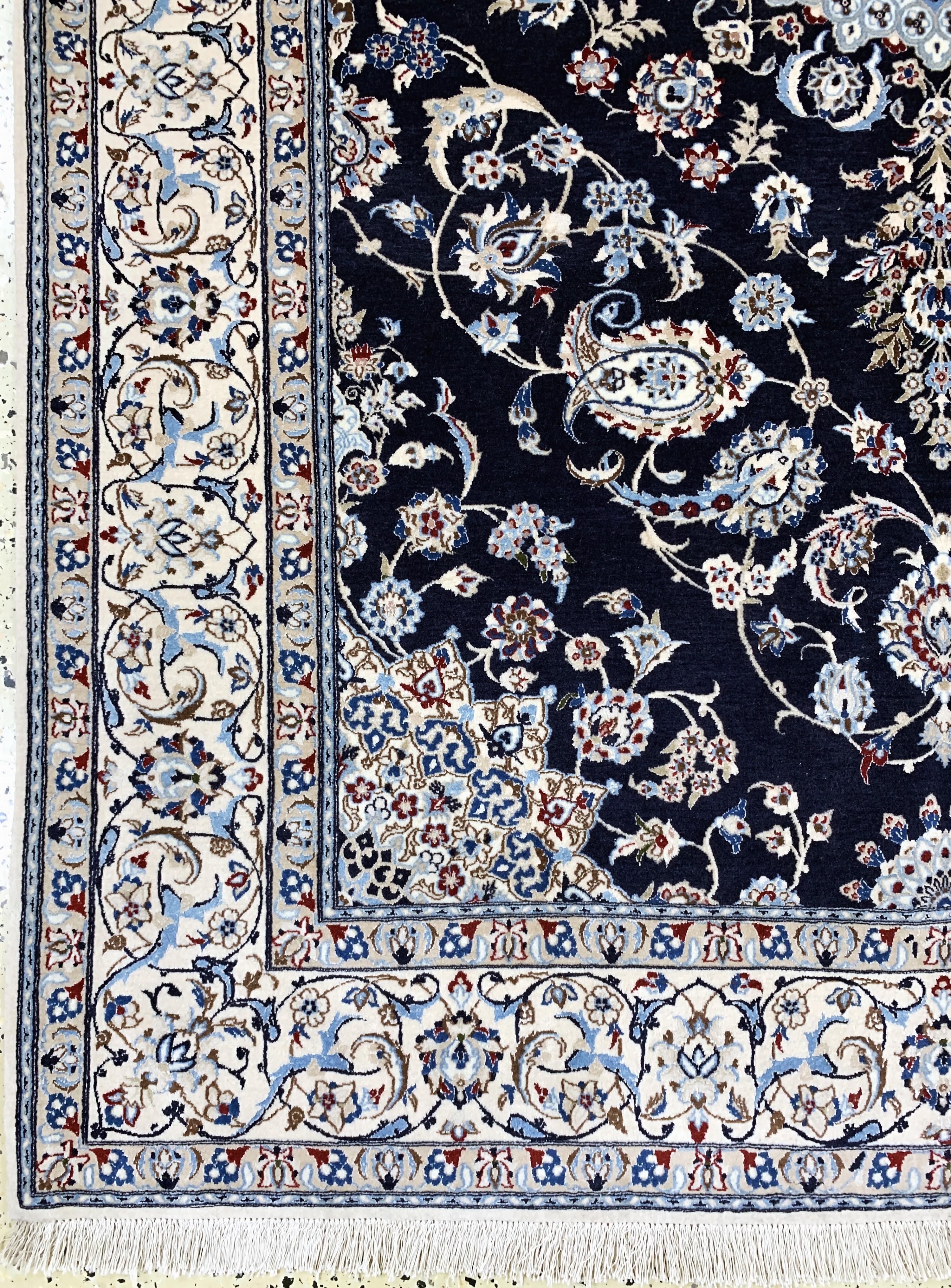 Detail b: Nain fein(6 La), Persien, Ende 20.Jhd, Korkwolle mit Seide, ca. 243 x 157 cm, ca. 1,0Mio. Kn/qm, EHZ: 2