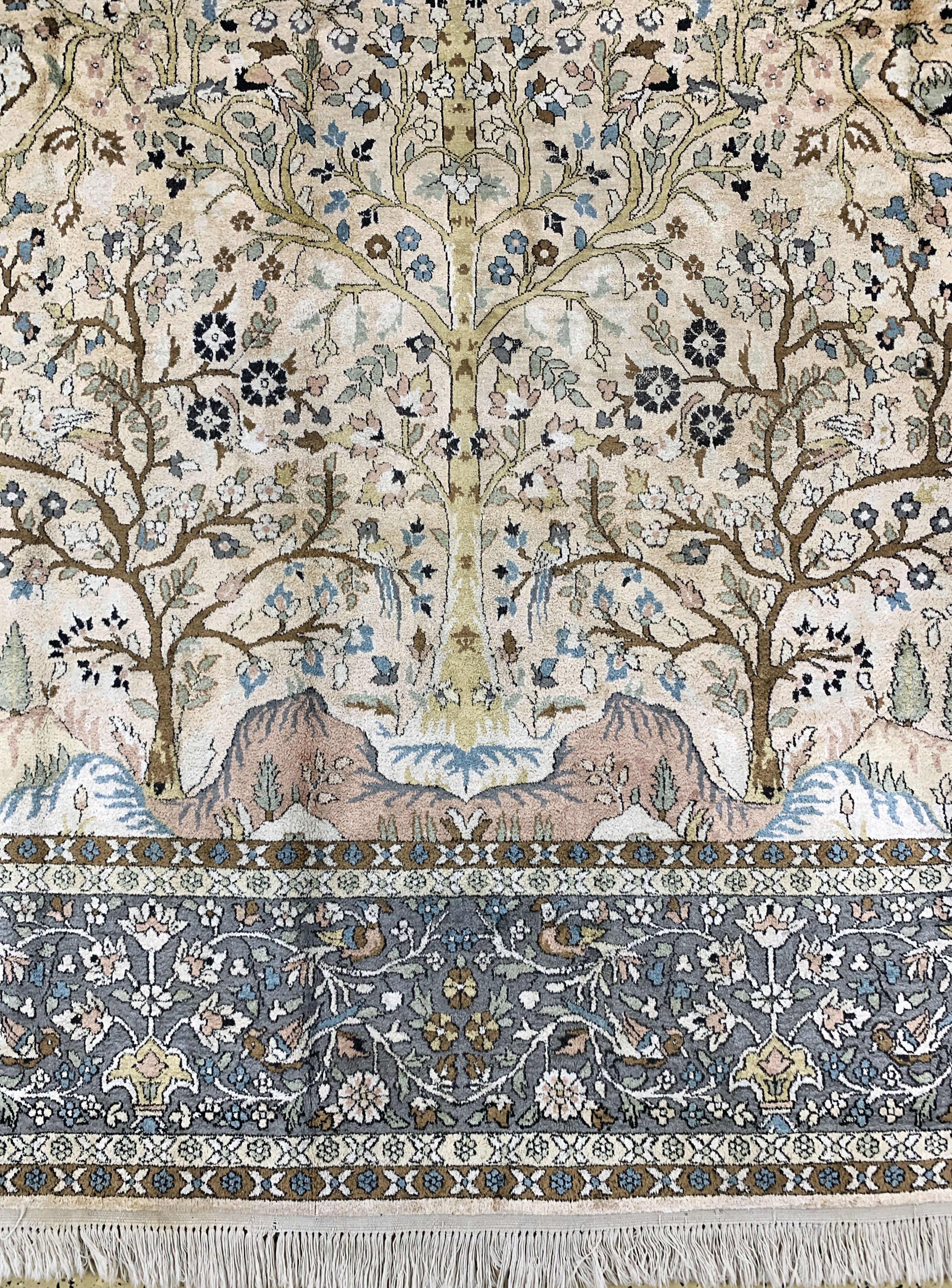 Detail b: Kaschmir Seide Indian, "Lebensbaum-Motiv", Ende 20.Jhd, merzerisierte Baumwolle, ca. 376 x 260 cm, gereinigt, EHZ:(nahezu neuwertig)