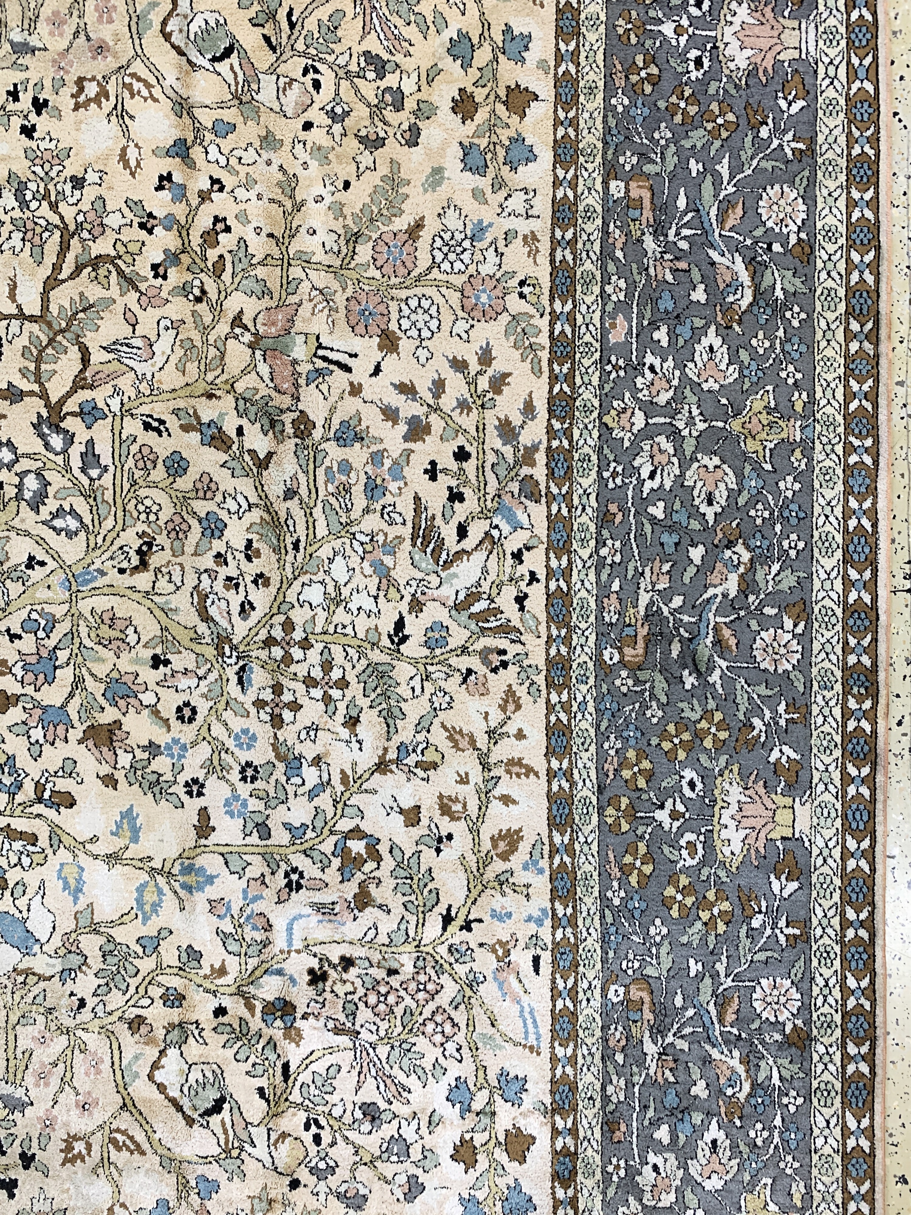Detail f: Kaschmir Seide Indian, "Lebensbaum-Motiv", Ende 20.Jhd, merzerisierte Baumwolle, ca. 376 x 260 cm, gereinigt, EHZ:(nahezu neuwertig)