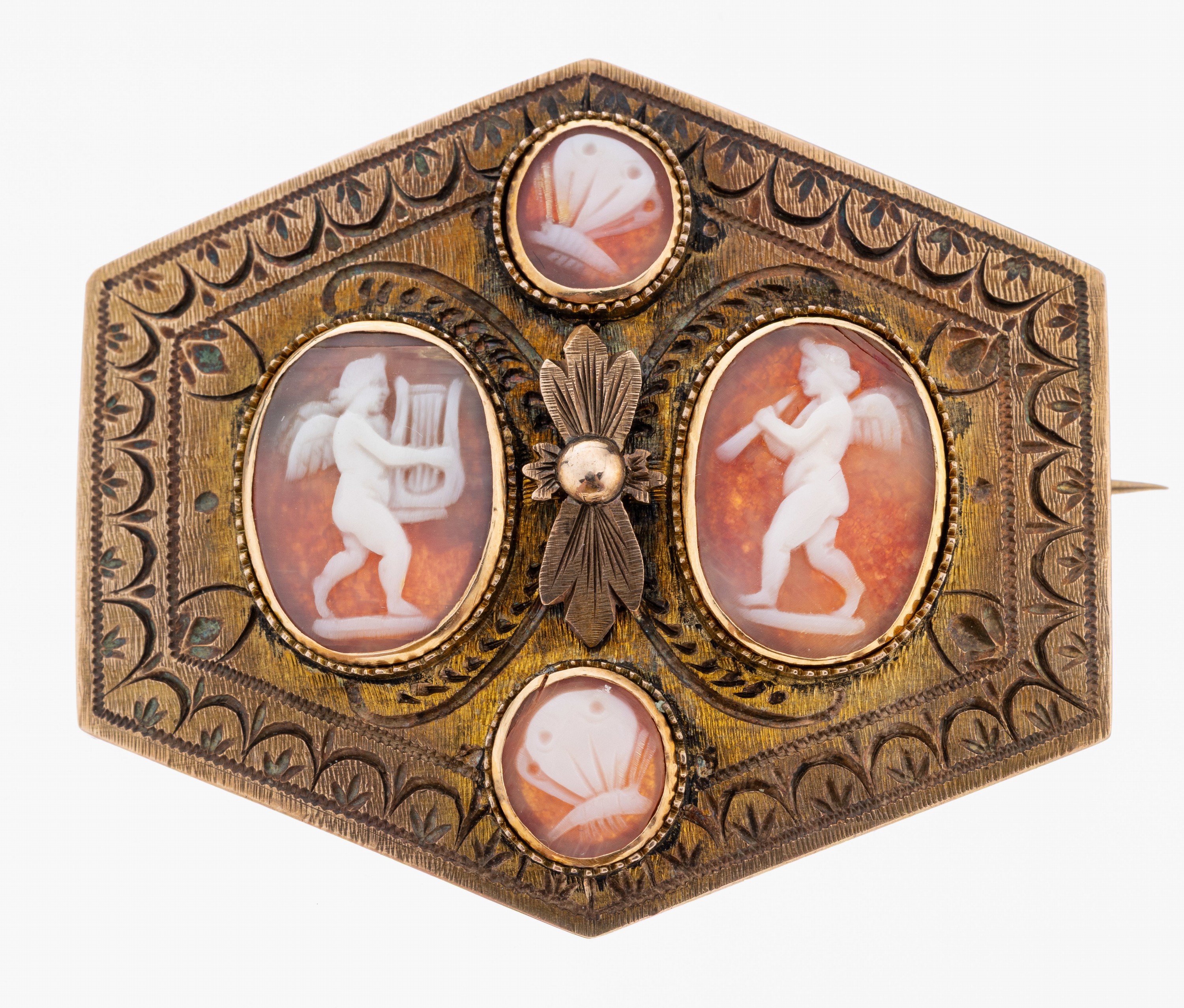 Image 27022073 - 9 kt Gold Kameen-Brosche, England um 1890, RG 375/000, reich grav., aufgelegte Blüte, ...