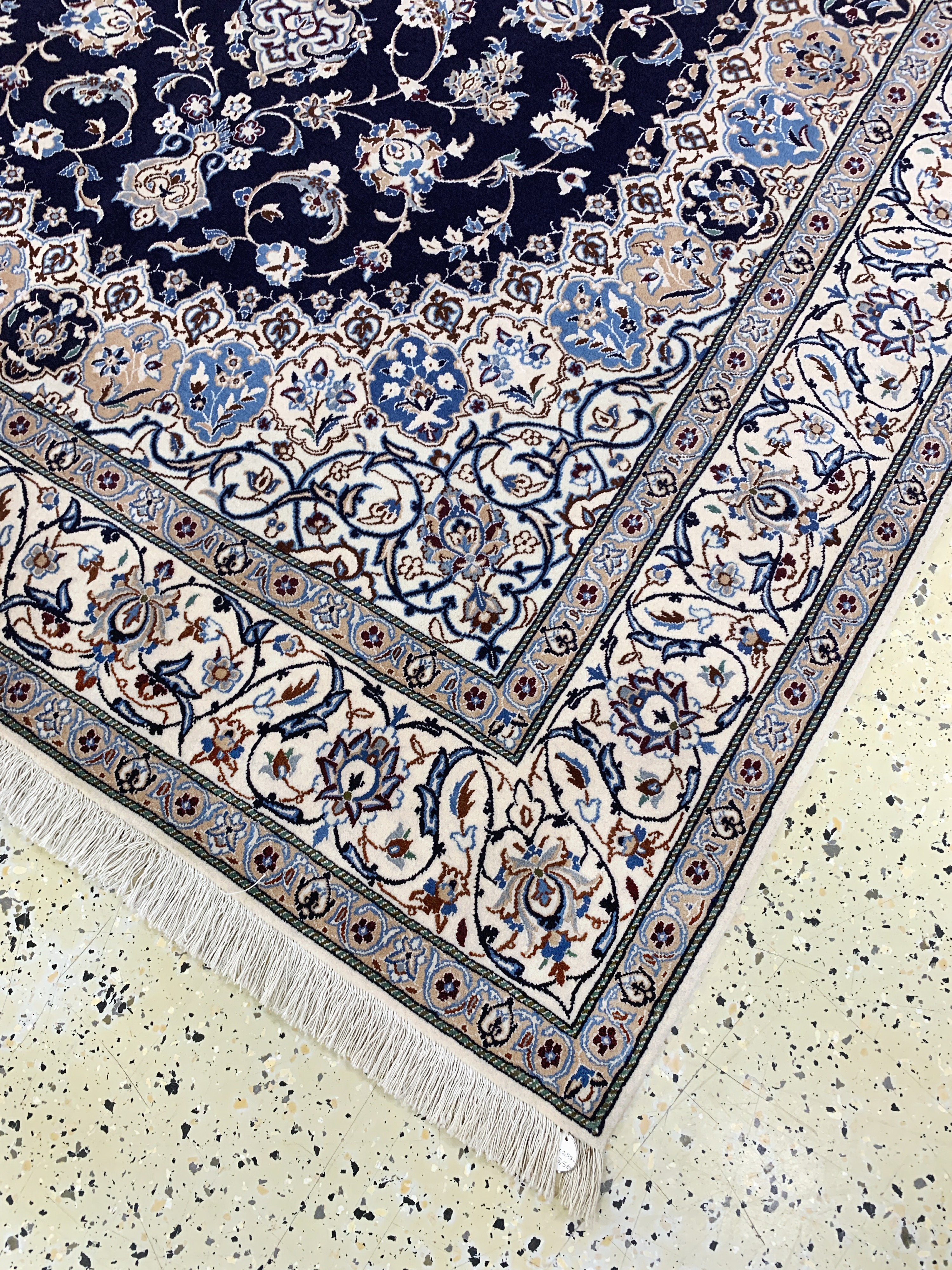 Detail d: Nain fein(6 La) Persien, Persien, Ende 20.Jhd, Korkwolle mit Seide, ca. 227 x 156 cm,ca. 1,0 Mio. Kn/qm, EHZ:(nahezu neuwertig)