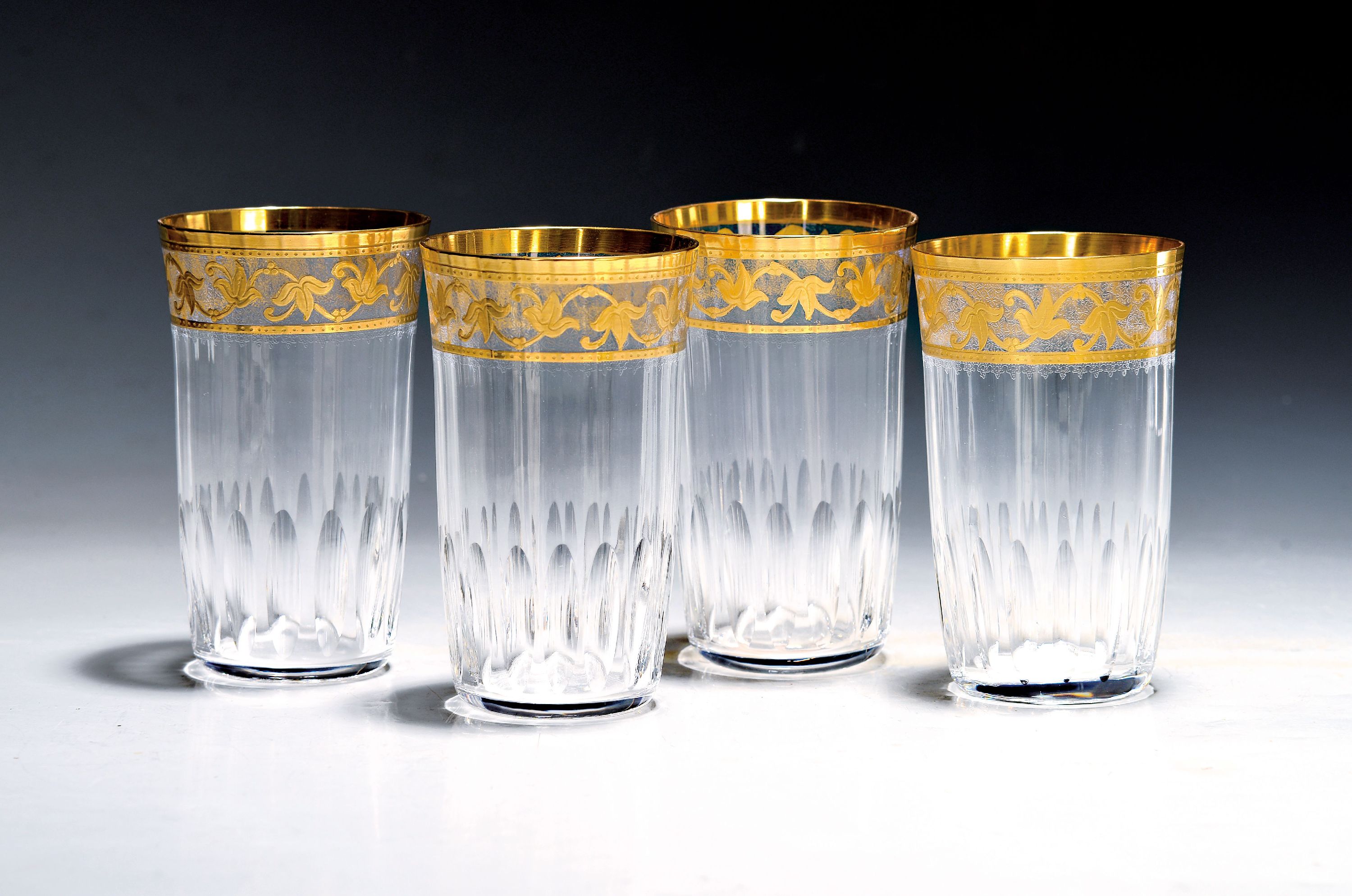 Image 27022082 - Neun Bechergläser/-Biergläser, Saint Louis, ´Callot´, farbloses Kristallglas, ...