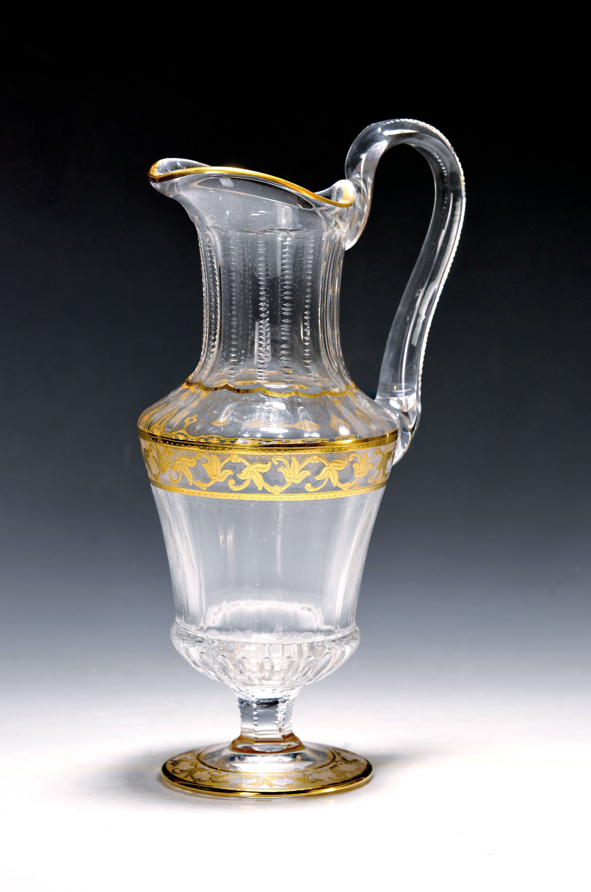 Image 27022084 - Weinkrug, Saint Louis, ´Callot´, farbloses Kristallglas, mundgeblasen, graviert und ...