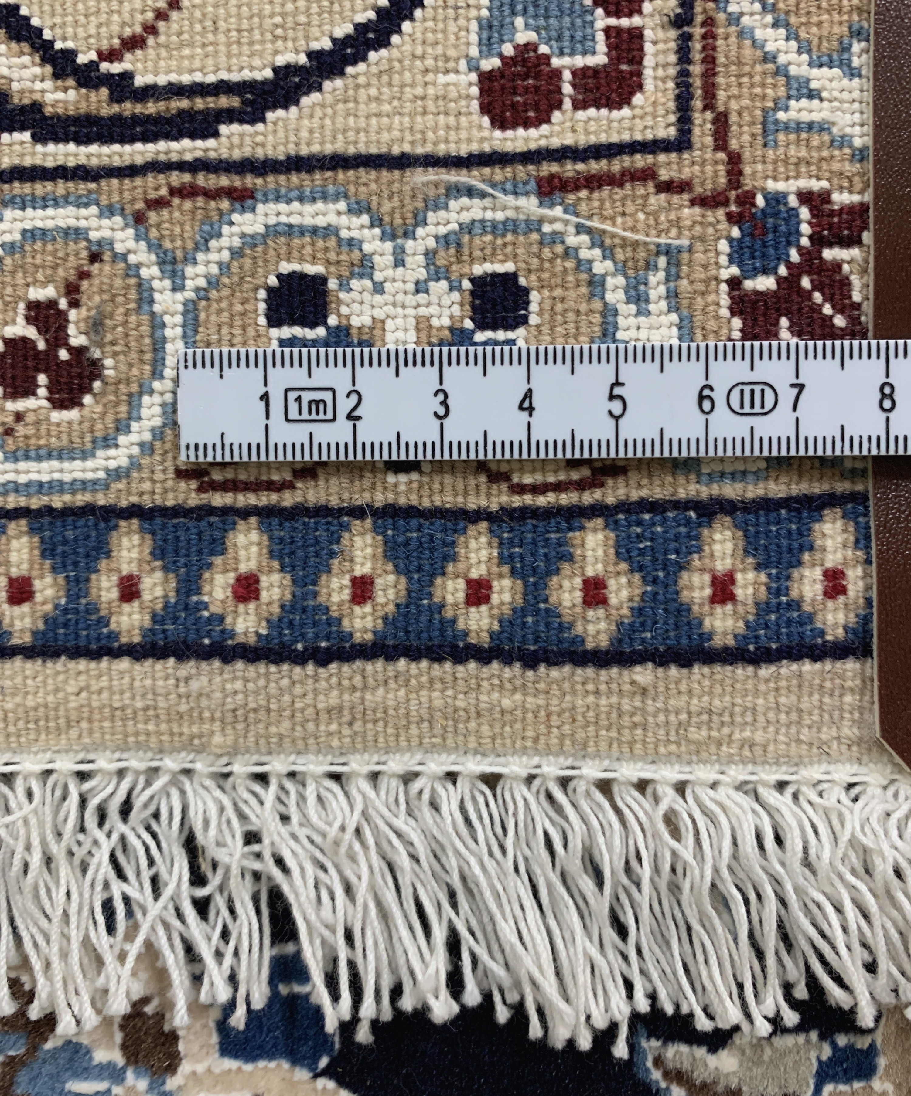 Detail g: Nain fein, Persien, signiert"Habibian", Mitte 20.Jhd, Korkwolle mit Seide, ca. 200 x 124 cm, ca. 650.000 Kn/qm, EHZ:(nahezu neuwertig).