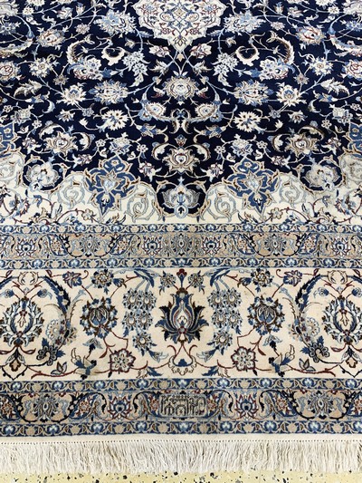 27022025i - Nain fein(6 La), Persien, signiert´Habibian, Ende 20.Jhd, Korkwolle mit Seide, ca. 396 ...