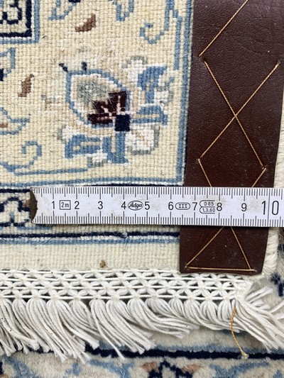 27022026e - 2 Lots Nain fein(6 La & 9 La), Persien, Ende 20.Jhd, Korkwolle mit Seide, ca. 130 x 87 ...