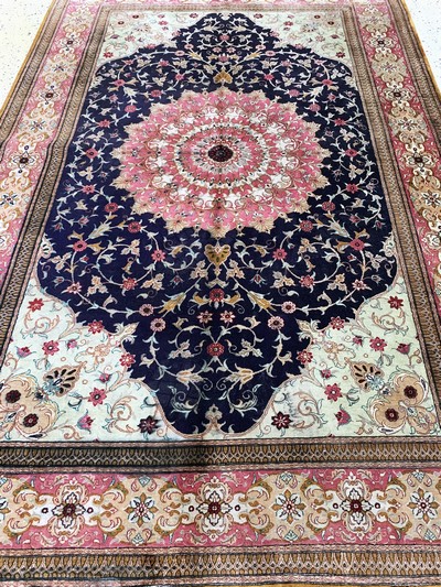 27022028f - Ghom Seide fein, Persien, Ende 20.Jhd, reine Naturseide, ca. 210 x 138 cm, ca. 1,0 Mio. ...