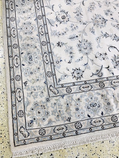 27022030f - Nain fein(9 La), Persien, Ende 20.Jhd, Korkwolle mit Seide, ca. 254 x 200 cm, ca. ...