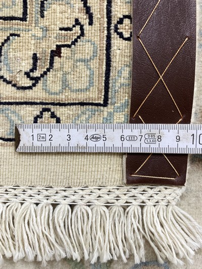 27022030g - Nain fein(9 La), Persien, Ende 20.Jhd, Korkwolle mit Seide, ca. 254 x 200 cm, ca. ...