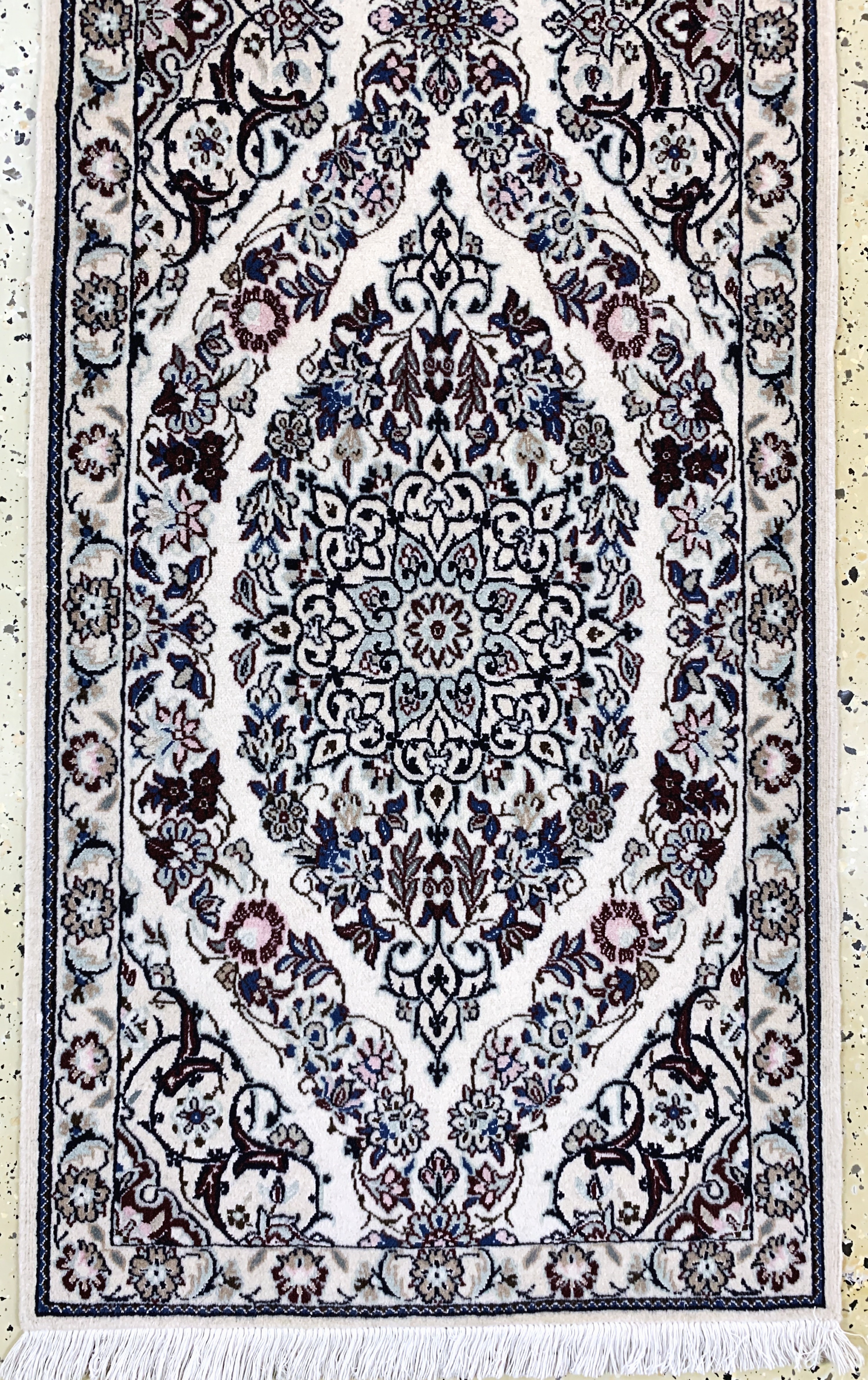 Detail c: Nain fein(9 La), Persien, Ende 20.Jhd, Korkwolle mit Seide, ca. 290 x 62 cm, ca. 500.000 Kn/qm, EHZ:(nahezu neuwertig)