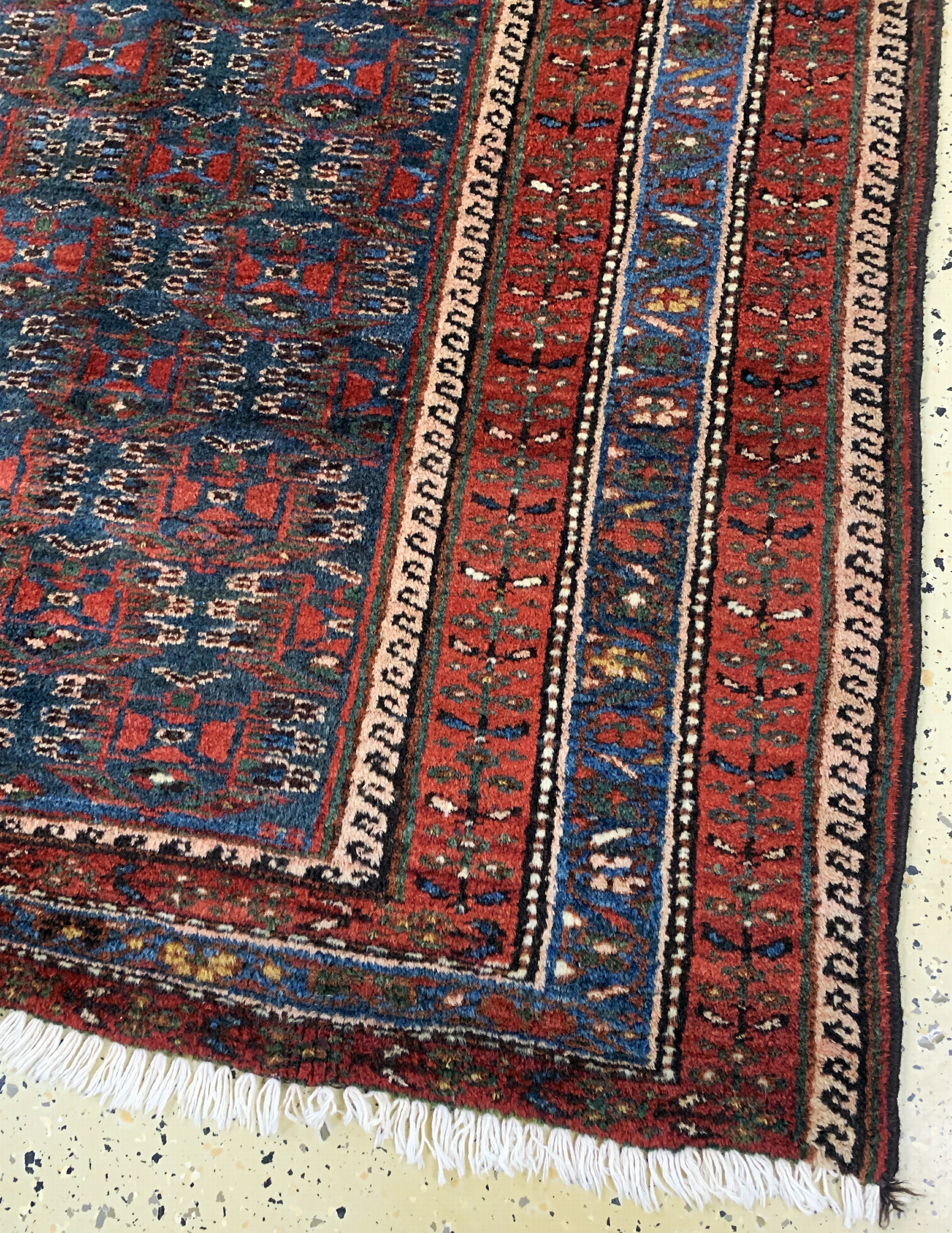 Detail b: Hamadan antik, Persien, um 1900, Wolle auf Baumwolle, ca. 190 x 130 cm, EHZ: 1-2, (Fransen erneuert)