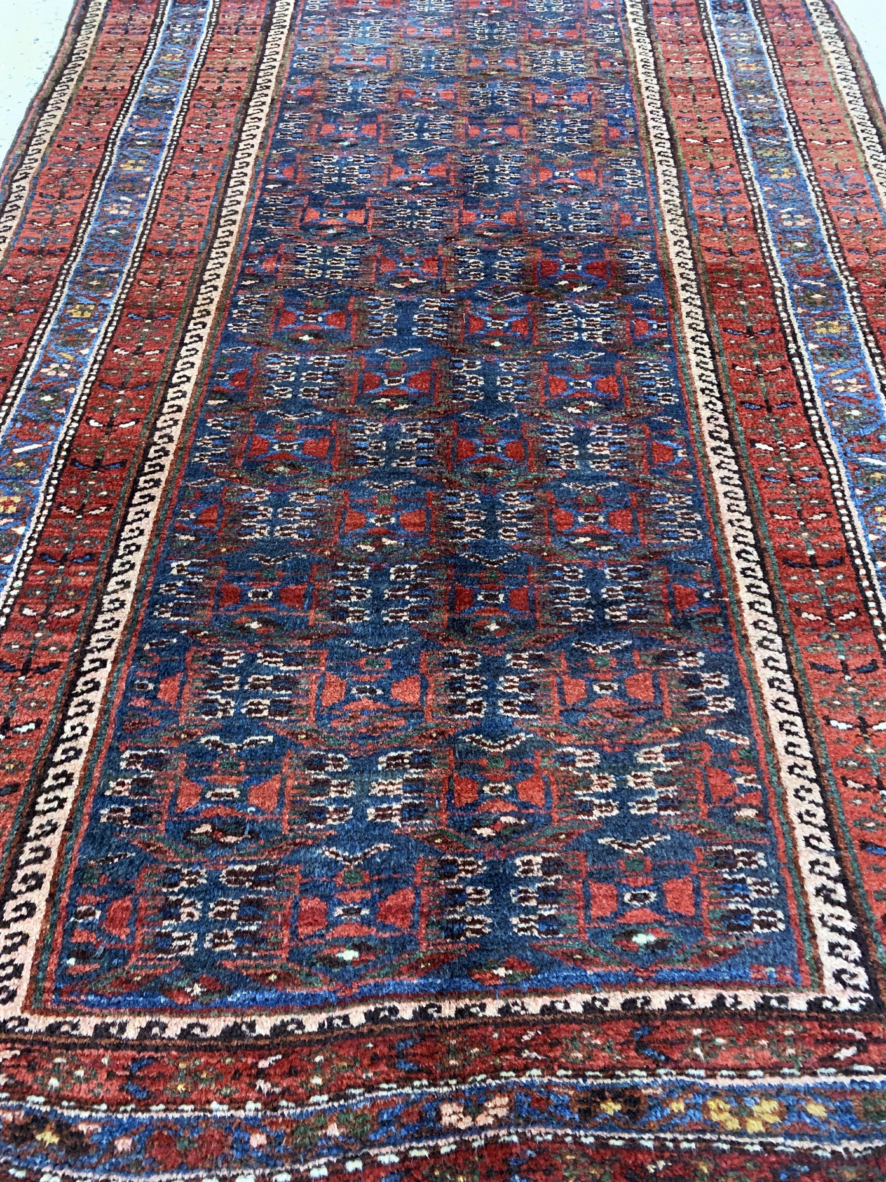Detail d: Hamadan antik, Persien, um 1900, Wolle auf Baumwolle, ca. 190 x 130 cm, EHZ: 1-2, (Fransen erneuert)