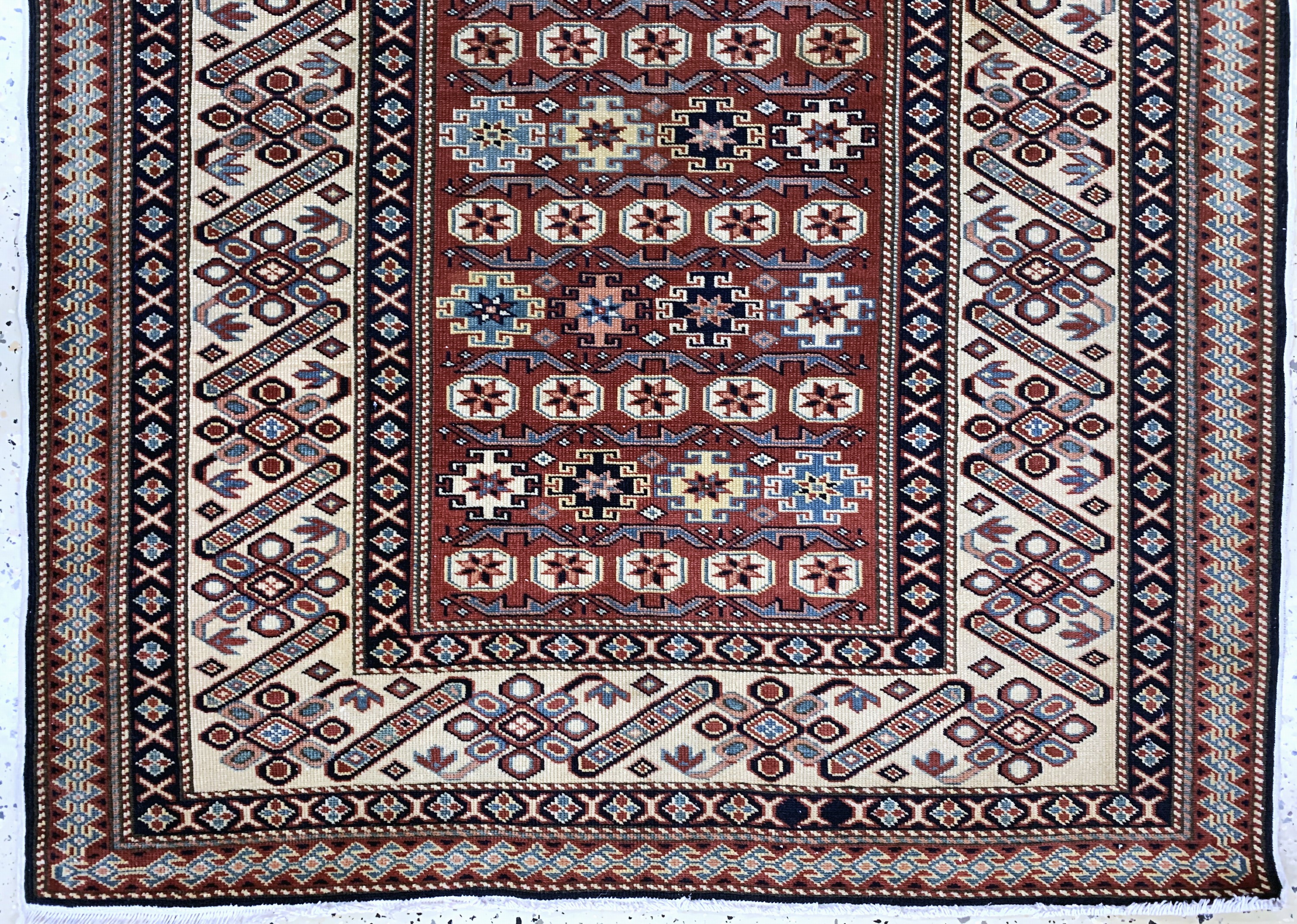 Detail b: Schirwan neugeknüpft, Pakistan, Ende 20.Jhd, Wolle auf Baumwolle, ca. 163 x 108 cm,EHZ: 2