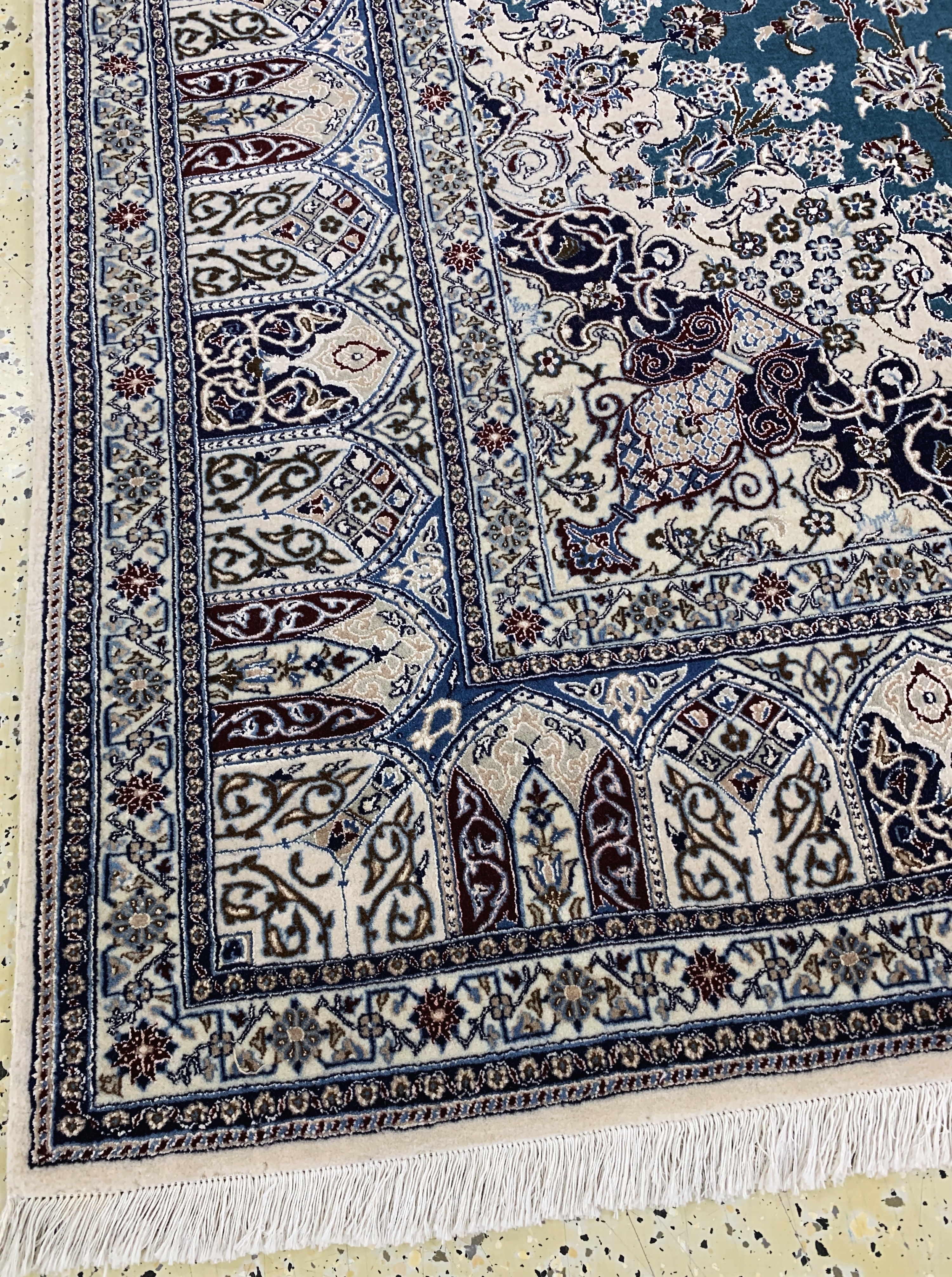 Detail j: Nain fein(6 La) Persien, signiert"Habibian", Ende 20.Jhd, Korkwolle mitSeide, ca. 305 x 213 cm, ca. 1,0 Mio. Kn/qm, EHZ: 1-2(Fleck am Rand)