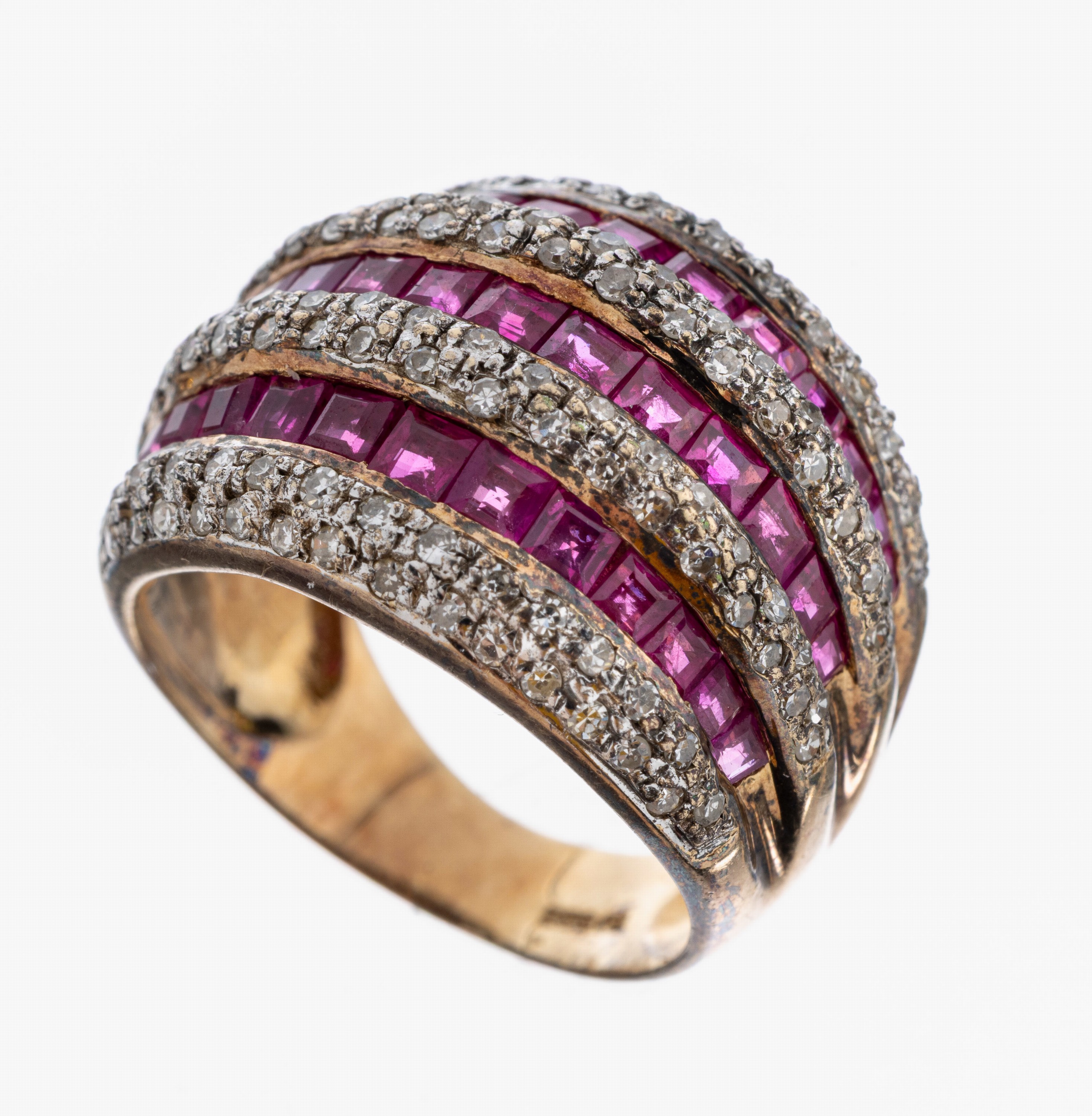 14 kt Gold Rubin-Diamant-Ring, RG/WG 585/000, Rubin-Carrees zus. ca. 4.0 ct, 8/8- Diamanten zus. ca. 2.0 ct Weiß/vs-si, RW 54, ca. 7.6 g
