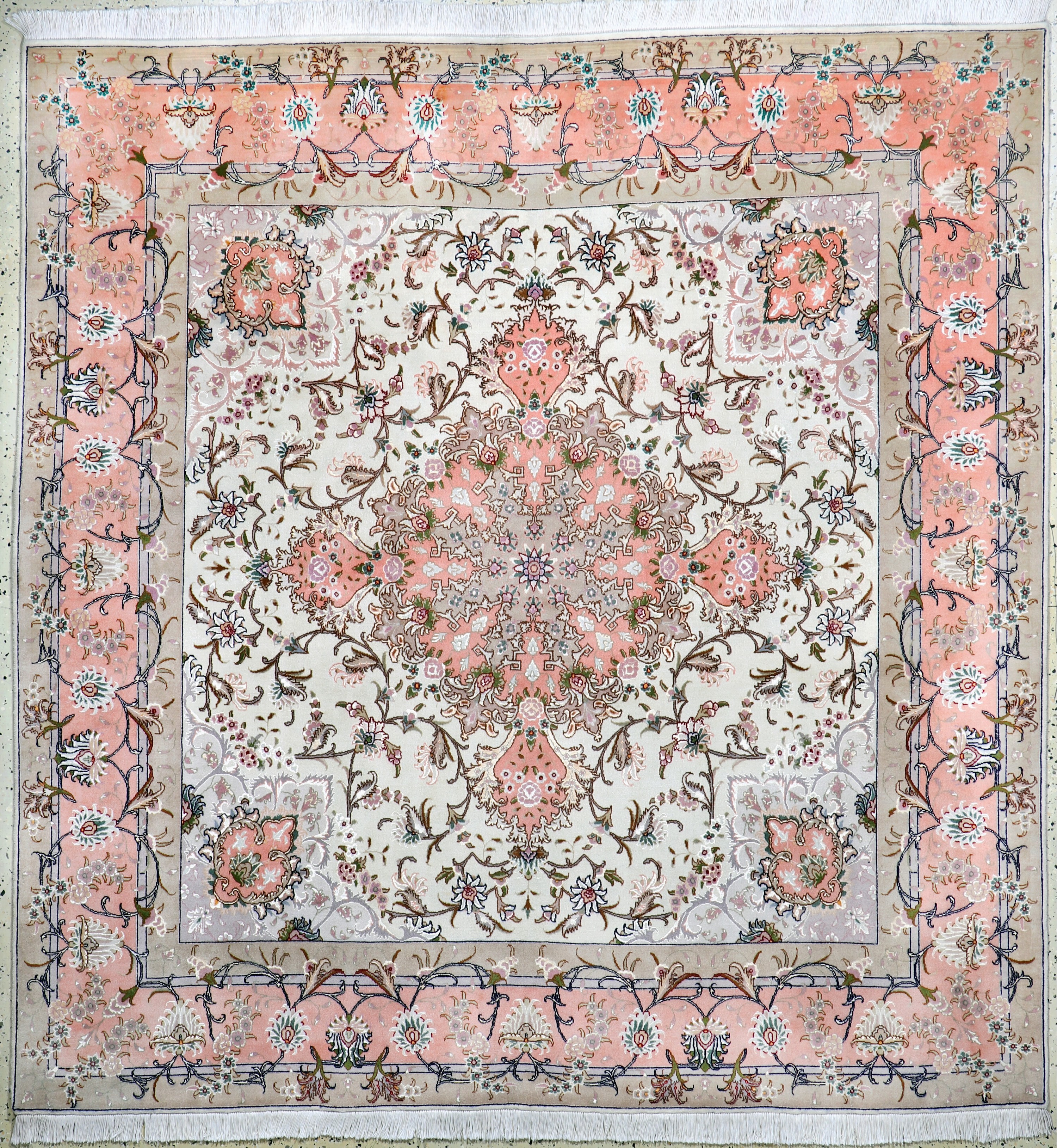 Image 27022119 - Täbriz fein(50 Raj), Persien, Ende 20.Jhd, Korkwolle mit Seide, ca. 206 x 197 cm, ca. ...
