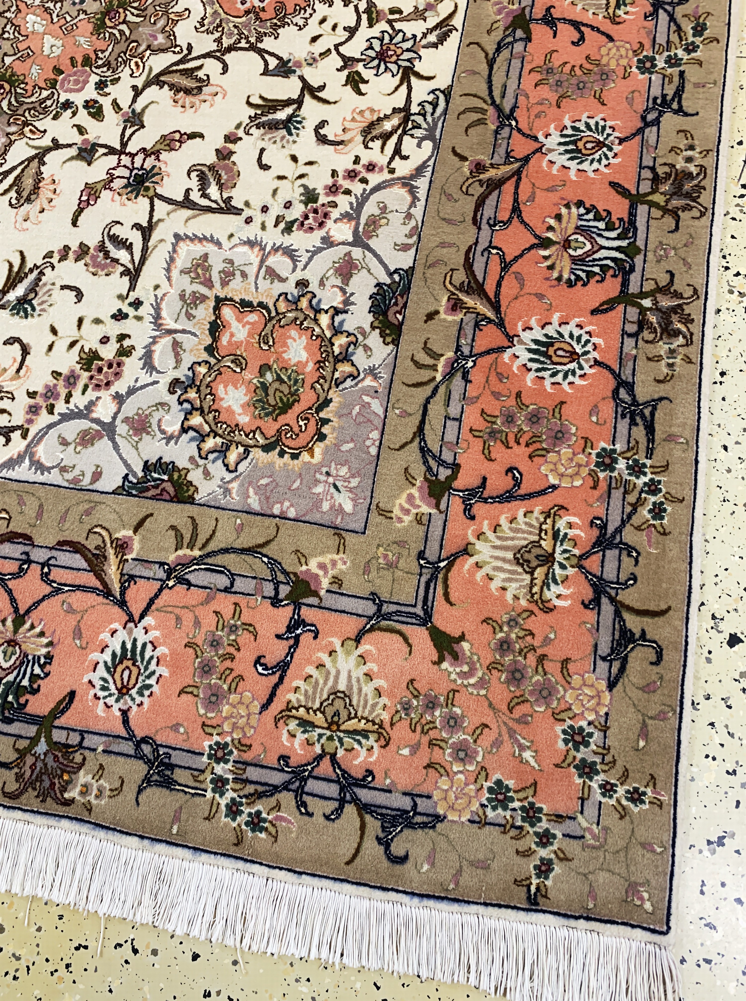 Detail a: Täbriz fein(50 Raj), Persien, Ende 20.Jhd, Korkwolle mit Seide, ca. 206 x 197 cm, ca. 500.000 Kn/qm, EHZ: 1-2