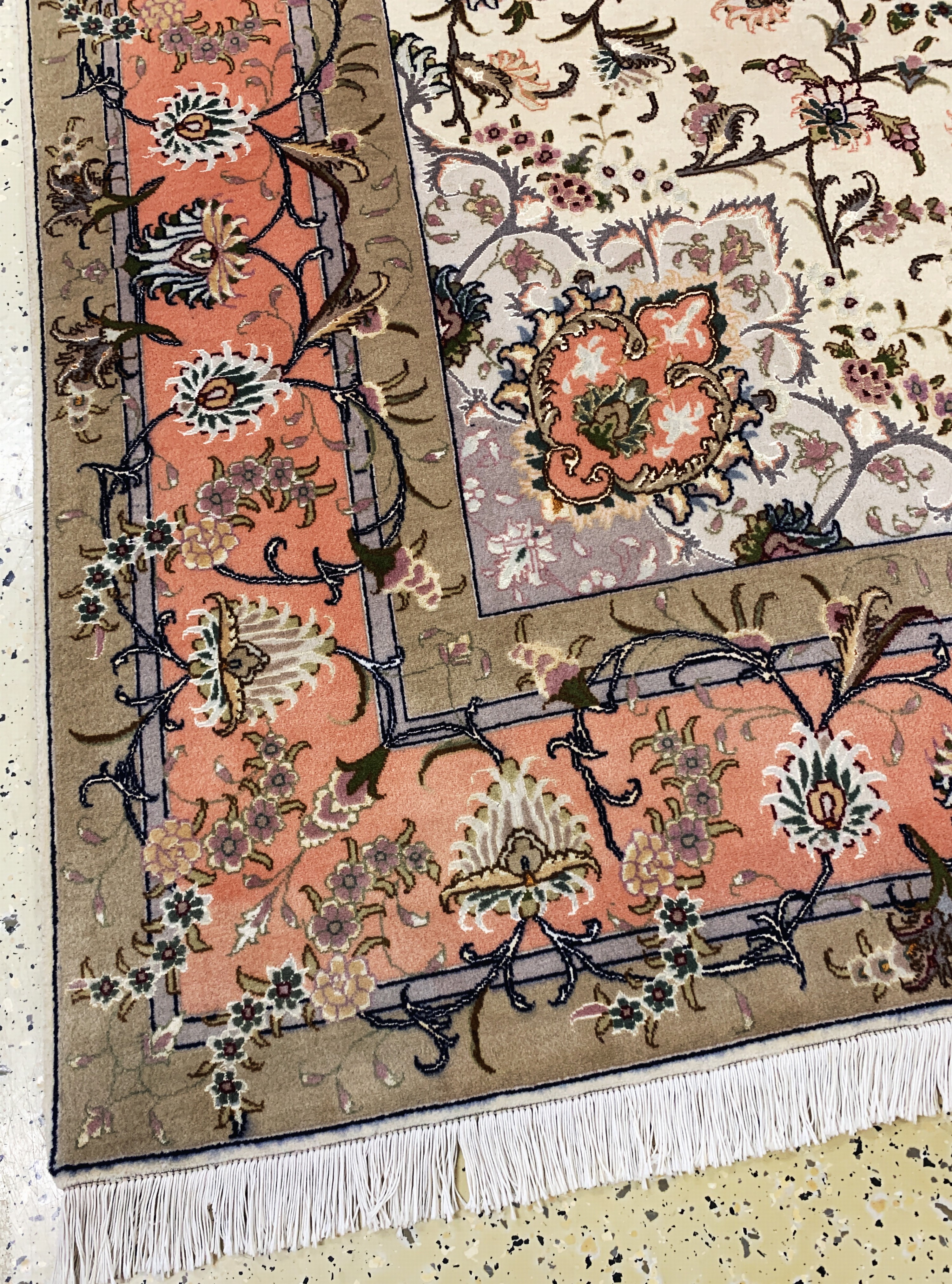 Detail c: Täbriz fein(50 Raj), Persien, Ende 20.Jhd, Korkwolle mit Seide, ca. 206 x 197 cm, ca. 500.000 Kn/qm, EHZ: 1-2