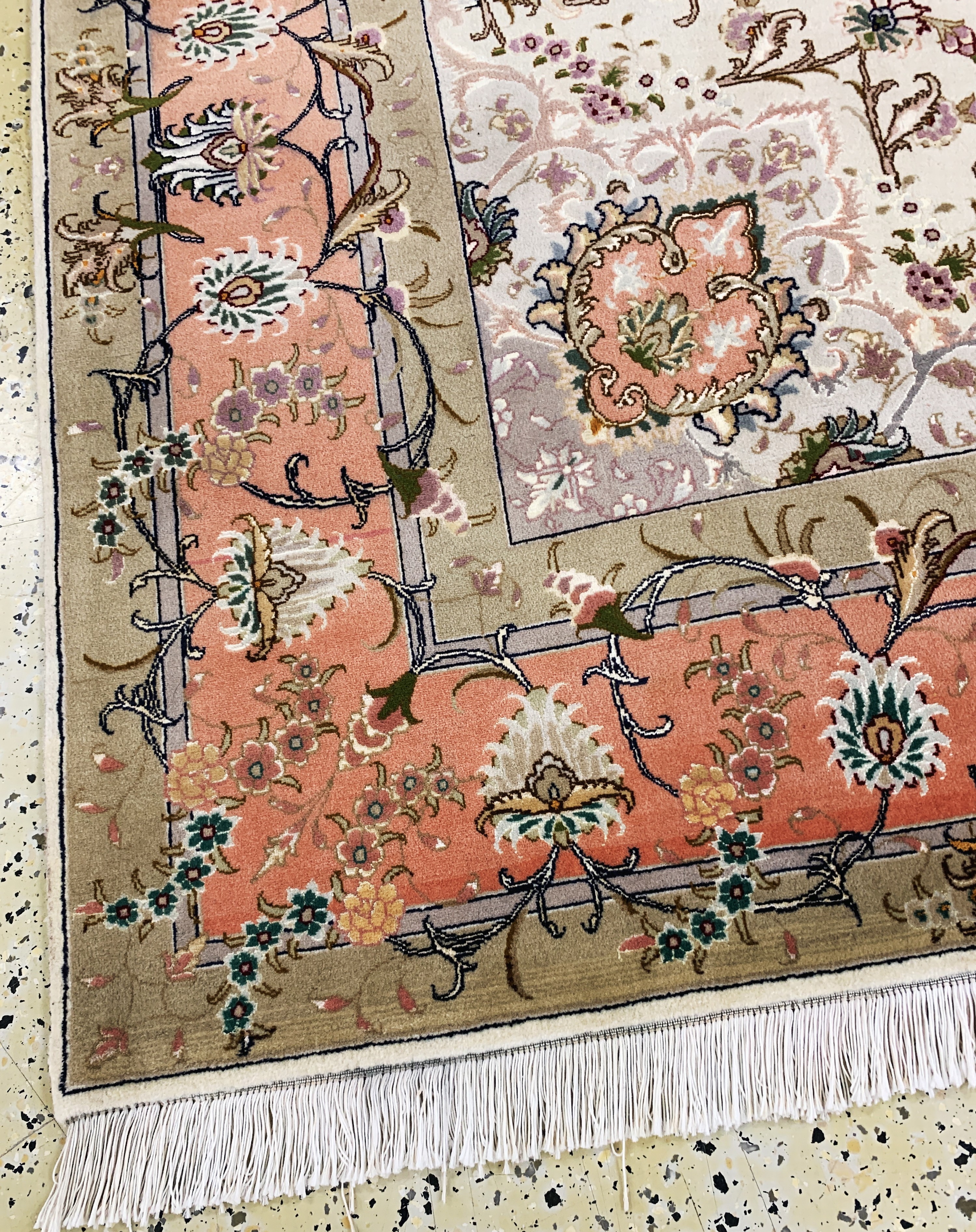 Detail g: Täbriz fein(50 Raj), Persien, Ende 20.Jhd, Korkwolle mit Seide, ca. 206 x 197 cm, ca. 500.000 Kn/qm, EHZ: 1-2