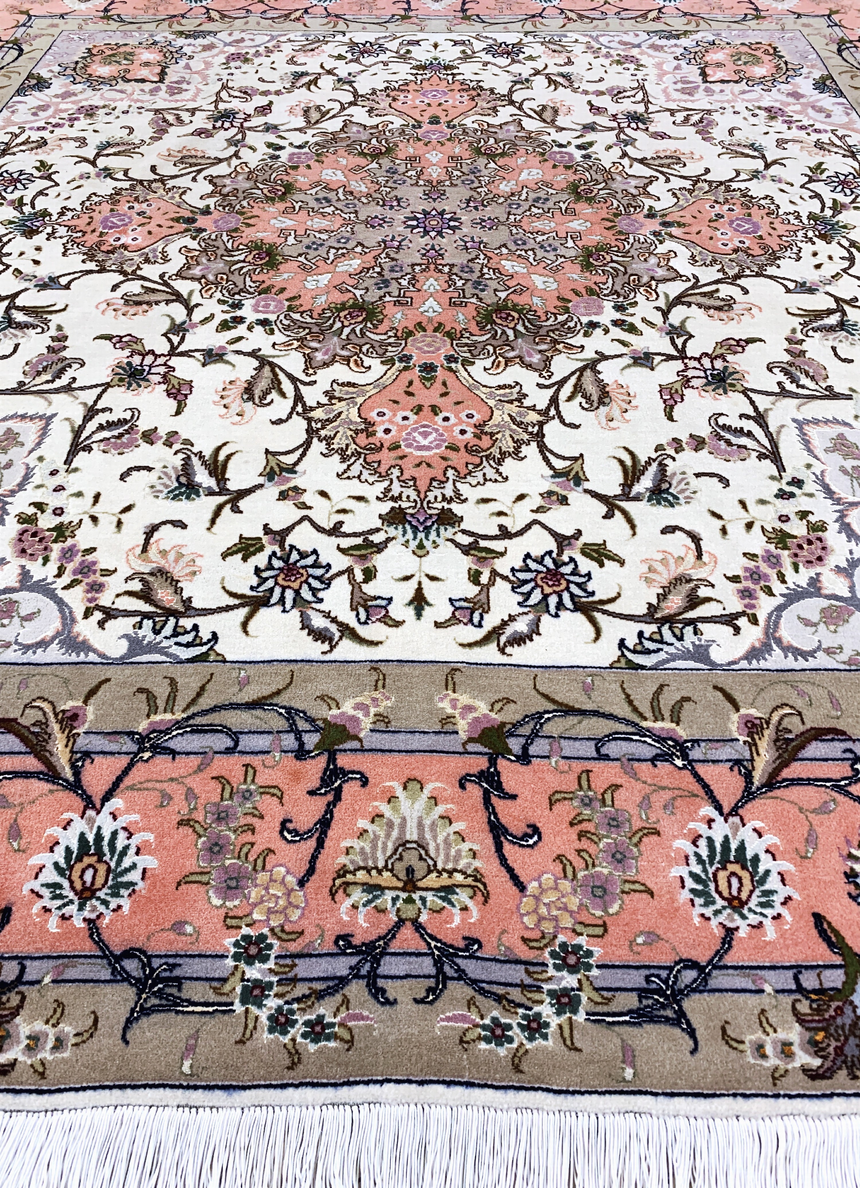 Detail h: Täbriz fein(50 Raj), Persien, Ende 20.Jhd, Korkwolle mit Seide, ca. 206 x 197 cm, ca. 500.000 Kn/qm, EHZ: 1-2