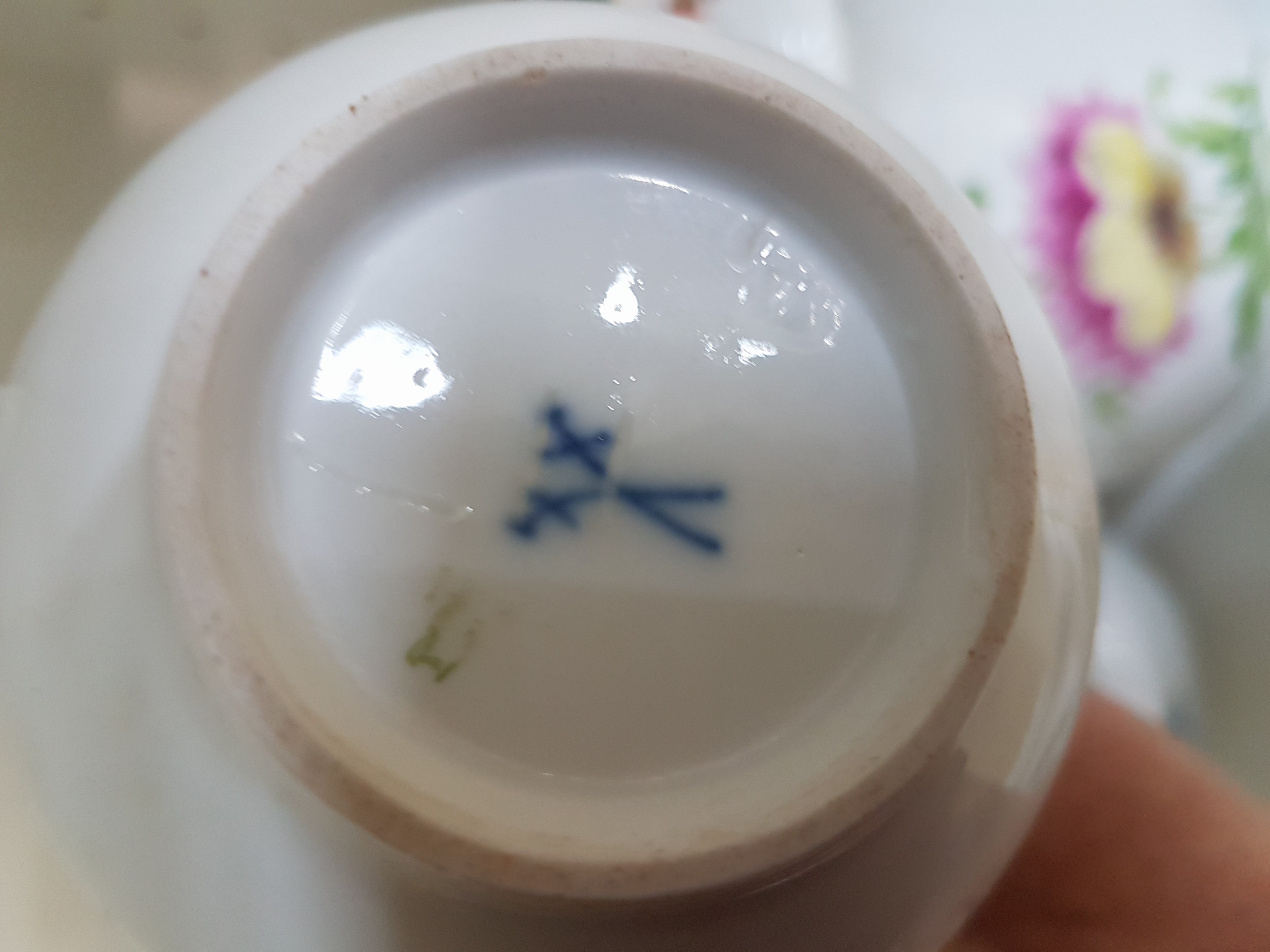 Detail g: Kaffeeservice, Meissen, um 1880-1924, Blume 1 Porzellan, 10 Tassen mit Untertassen, 12 Dessertteller, Kaffeekanne, Zuckerdose, Sahnegießer, ohne ...