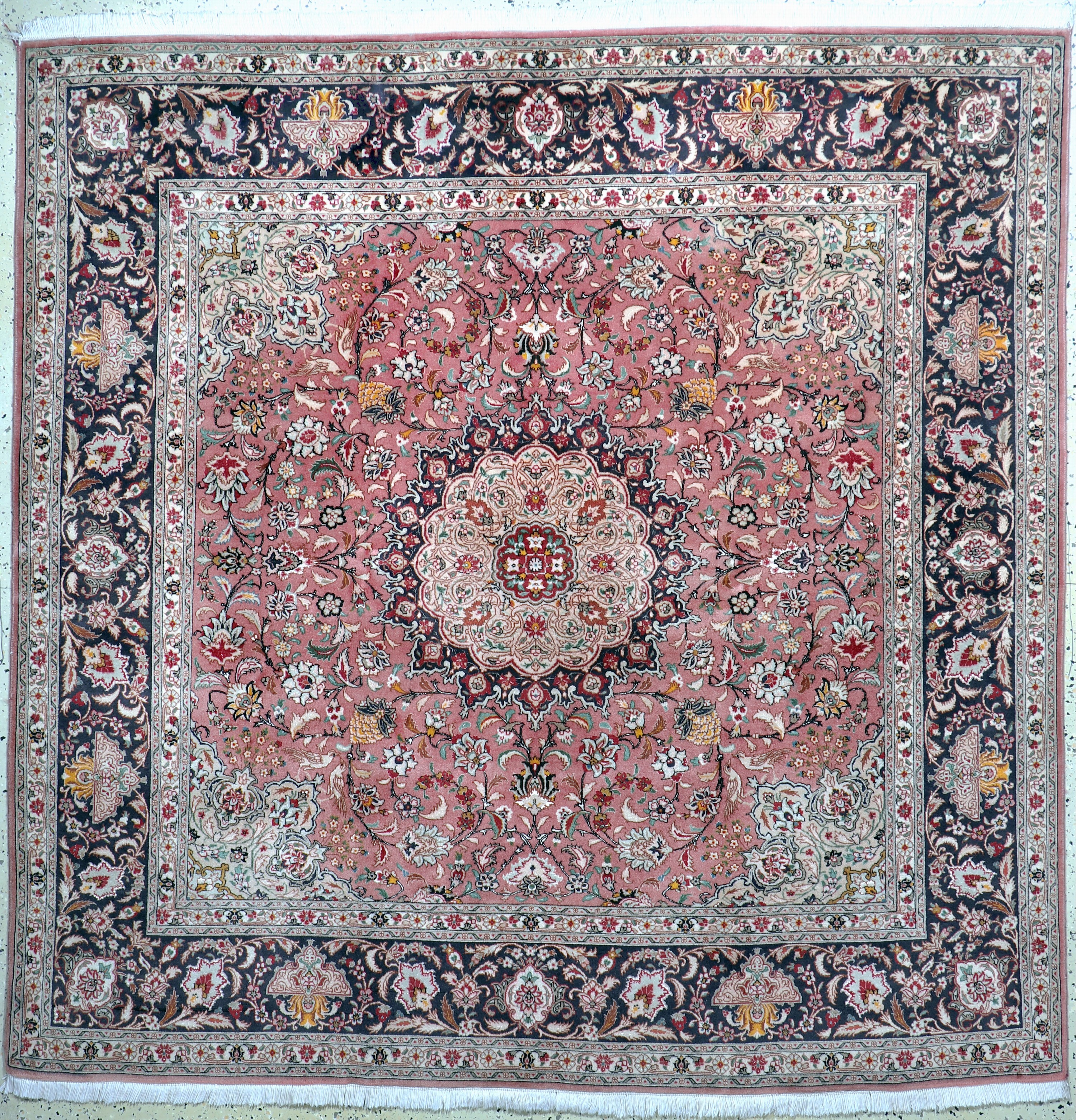 Image 27022122 - Täbriz fein(50 Raj), Persien, Mitte 20.Jhd,Korkwolle mit Seide, ca. 205 x 205 cm, ca. ...