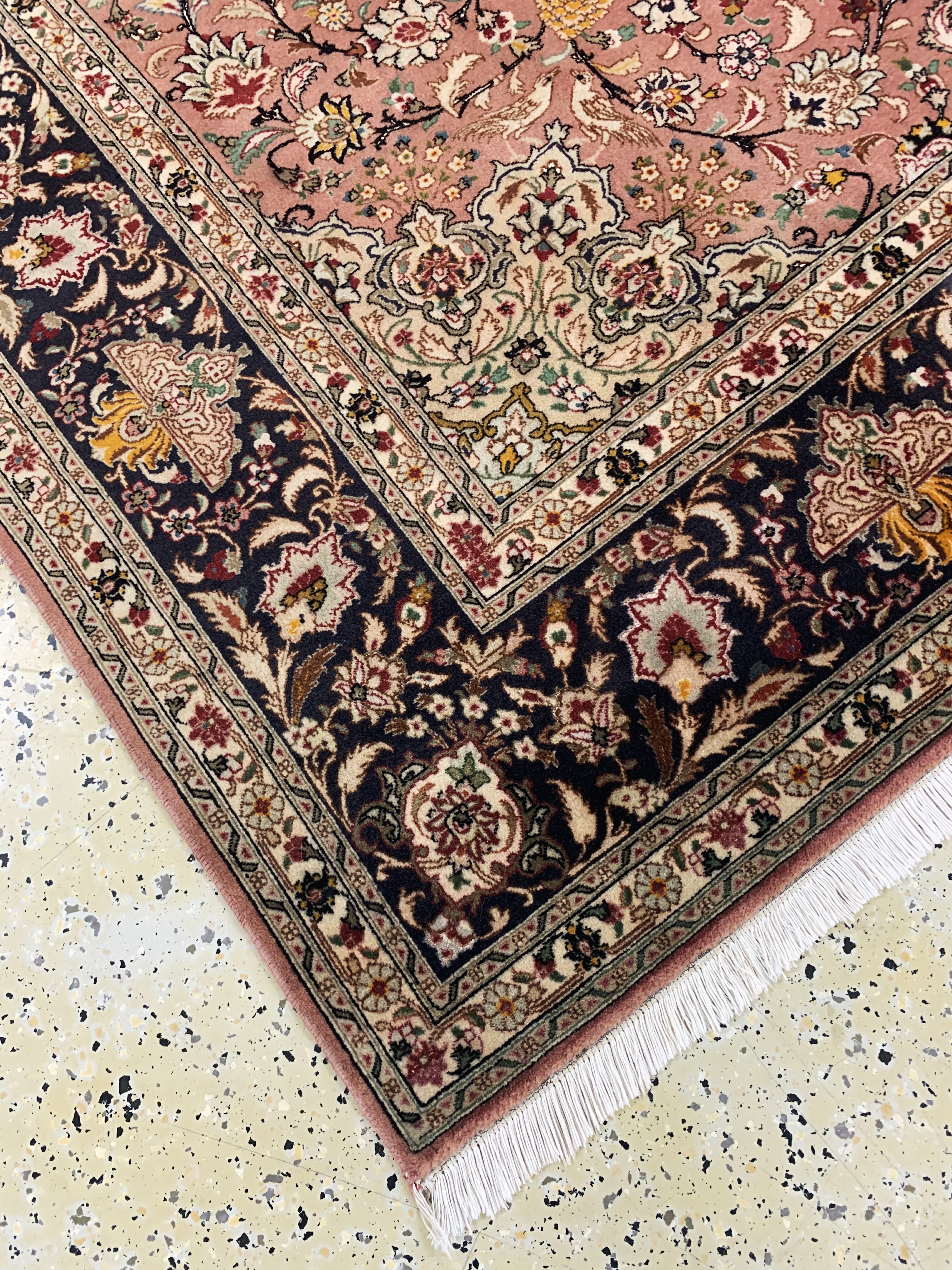 Detail e: Täbriz fein(50 Raj), Persien, Mitte 20.Jhd,Korkwolle mit Seide, ca. 205 x 205 cm, ca. 500.000 Kn/qm, EHZ: 2