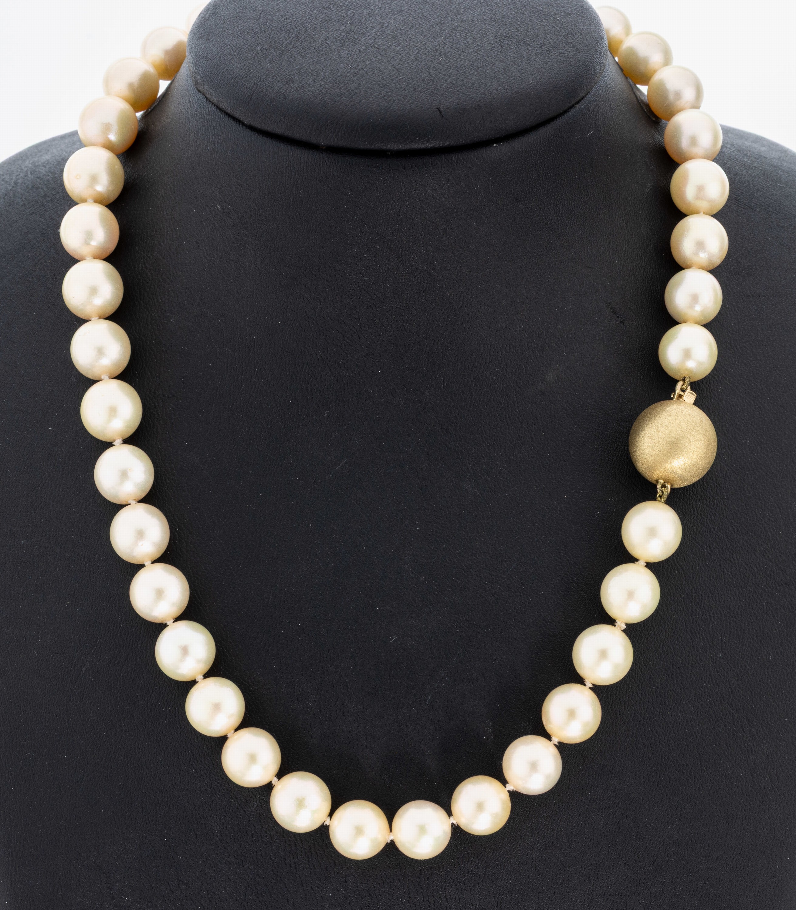 Image 27022156 - Zuchtperl-Collier mit 14 kt Gold Schließe, GG 585/000, 38 goldfarb. Zuchtperlen, D. ...