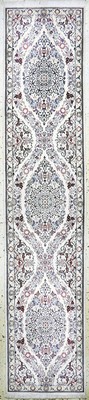 Image Nain fein, Persien, Neuwertig, Korkwolle mit Seide, ca. 290 x 62 cm, ca. 500.000 Kn/qm ...