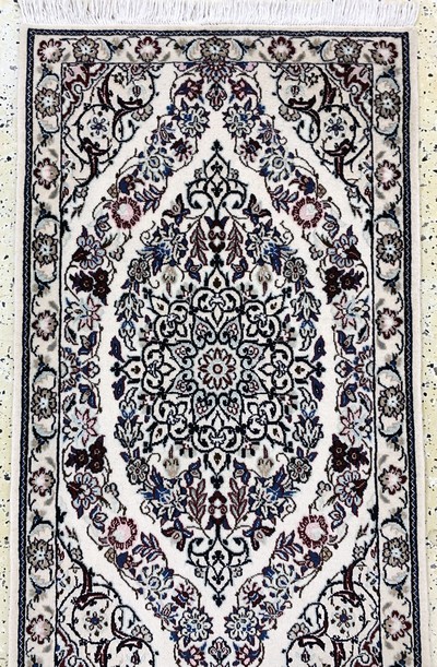 27022101a - Nain fein(9 La), Persien, Ende 20.Jhd, Korkwolle mit Seide, ca. 290 x 62 cm, ca. ...