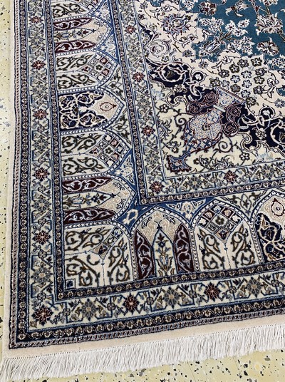 27022110j - Nain fein(6 La) Persien, signiert´Habibian´, Ende 20.Jhd, Korkwolle mitSeide, ca. 305 x ...