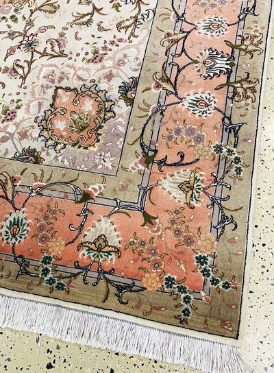 27022119e - Täbriz fein(50 Raj), Persien, Ende 20.Jhd, Korkwolle mit Seide, ca. 206 x 197 cm, ca. ...