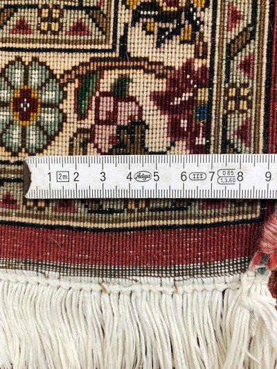 27022122h - Täbriz fein(50 Raj), Persien, Mitte 20.Jhd,Korkwolle mit Seide, ca. 205 x 205 cm, ca. ...