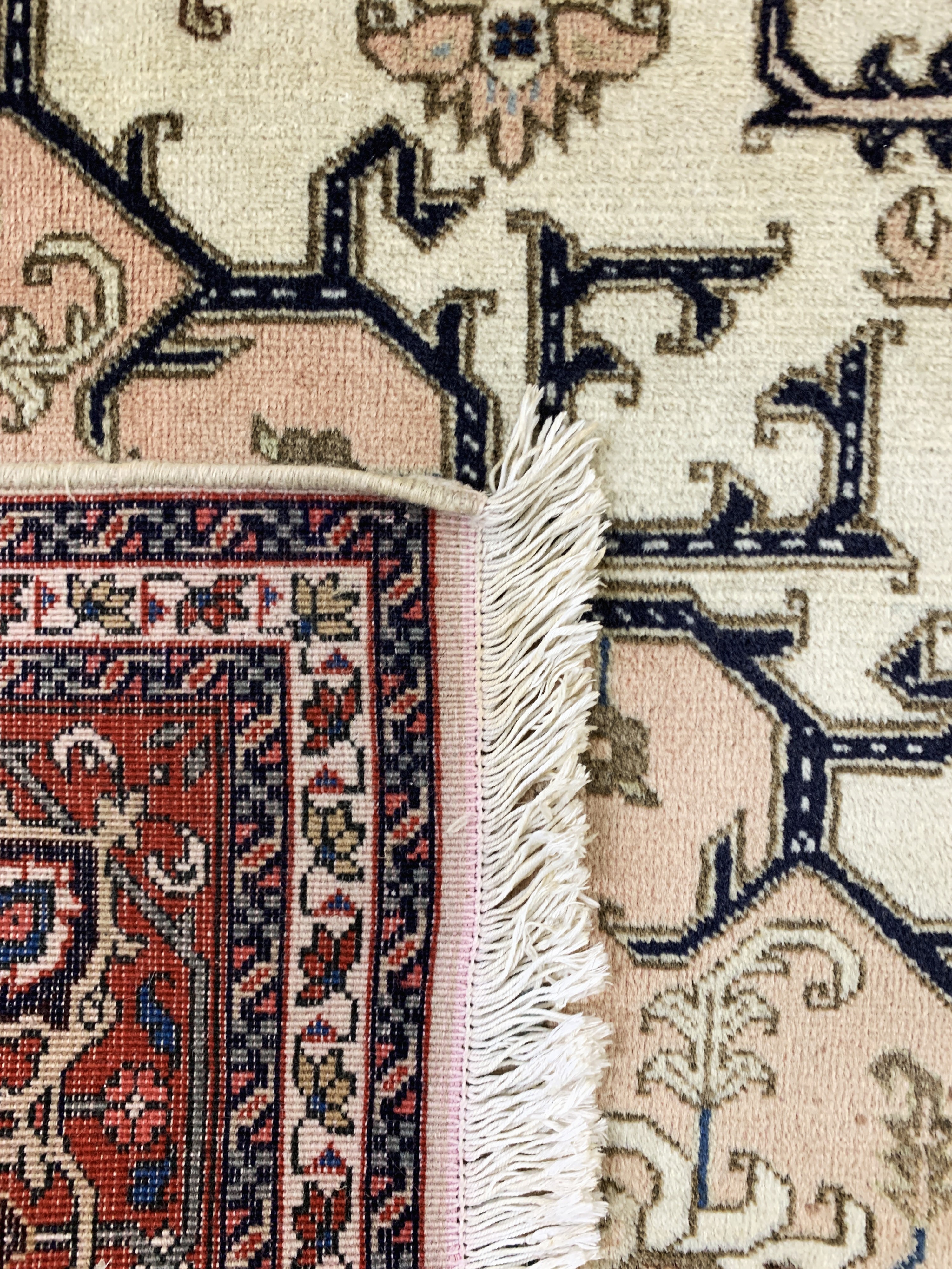 Detail g: Ardebil, Persien, Ende 20.Jhd, Wolle auf Baumwolle, ca. 300 x 200 cm, EHZ: 2, (minimaler Mottenfrass am Rand).