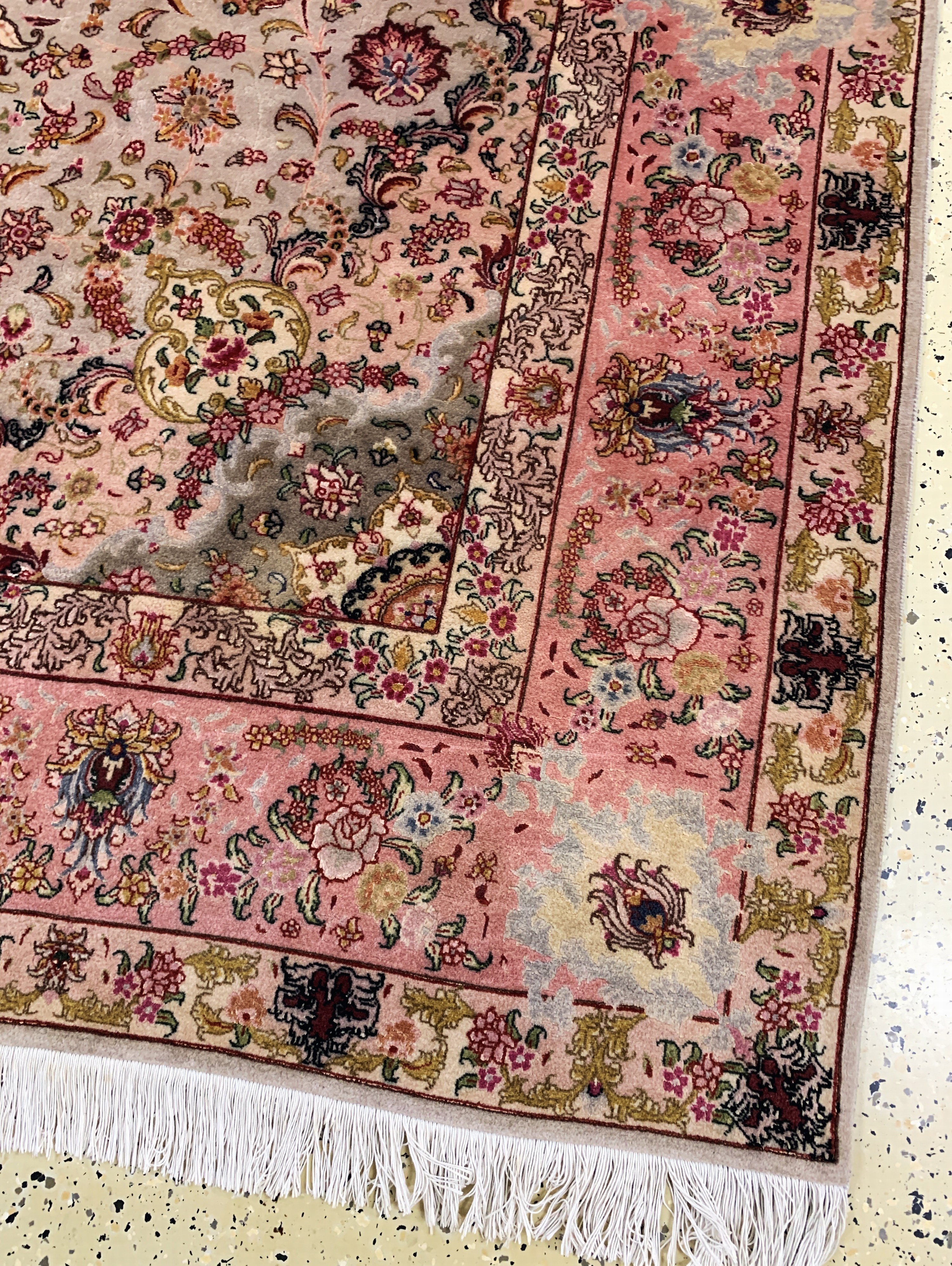 Detail a: Täbriz fein(50 Raj), Persien, Mitte 20.Jhd,Korkwolle mit Seide, ca. 290 x 200 cm, ca. 500.000 Kn/qm, EHZ: 2