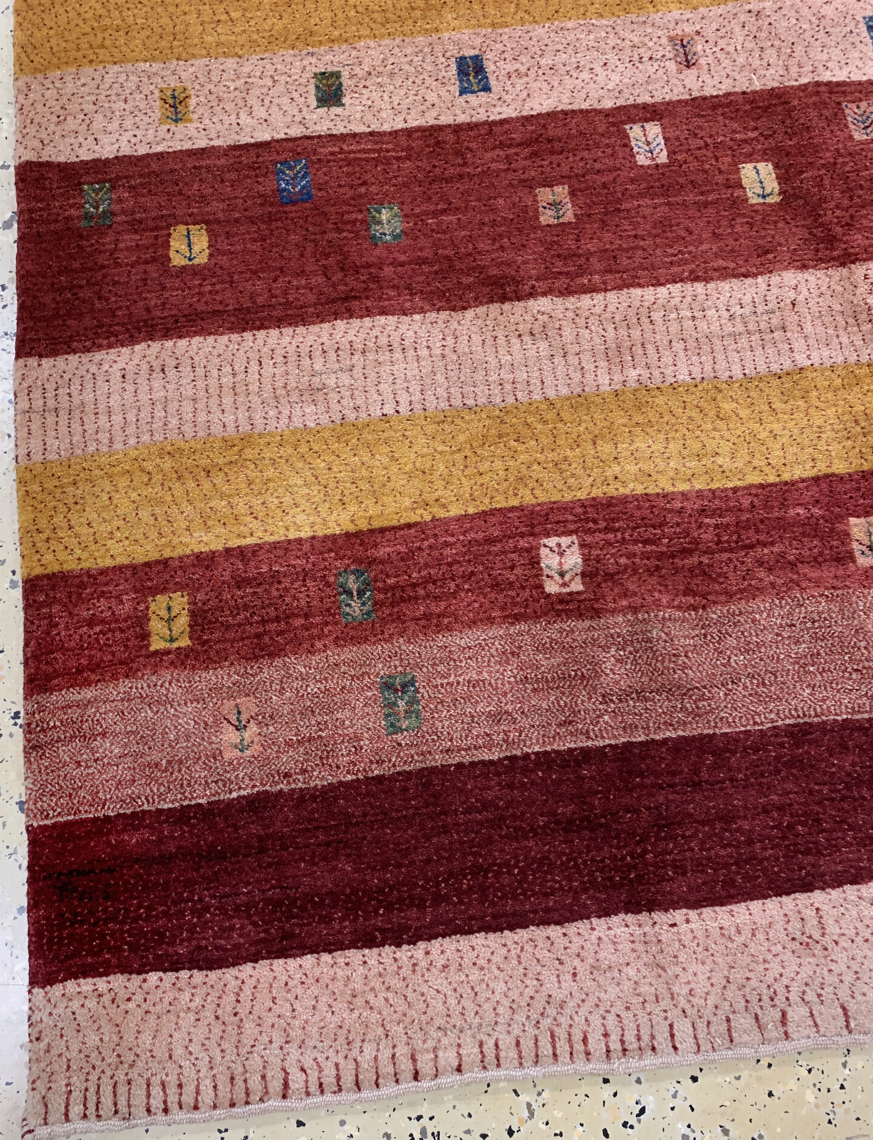 Detail b: Gabbeh fein Loribaft, Persien, Ende 20.Jhd,Wolle auf Wolle, ca. 250 x 166 cm, EHZ: 1-2
