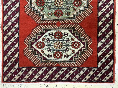 27022411e - 2 Lots Kazak, Azerbaijan, Ende 20.Jhd, Wolle auf Baumwolle, ca. 120 x 84 cm, EHZ: 2 ...