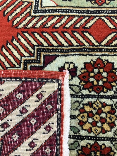 27022411f - 2 Lots Kazak, Azerbaijan, Ende 20.Jhd, Wolle auf Baumwolle, ca. 120 x 84 cm, EHZ: 2 ...