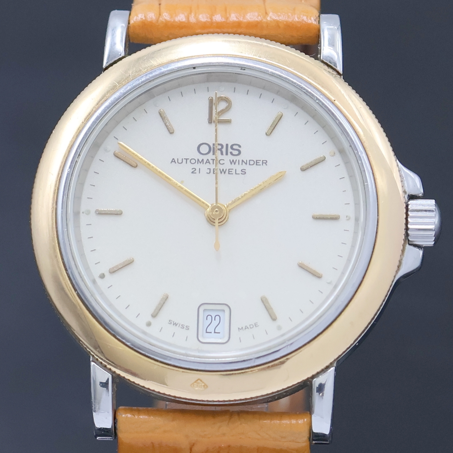 Detail a: ORIS Armbanduhr in Edelstahl/Gold, Schweiz um 1990, Automatik, beids. vergl. Geh., Boden aufgedr., neutr. Lederband m. orig. Dornschl., cremefarb. ...