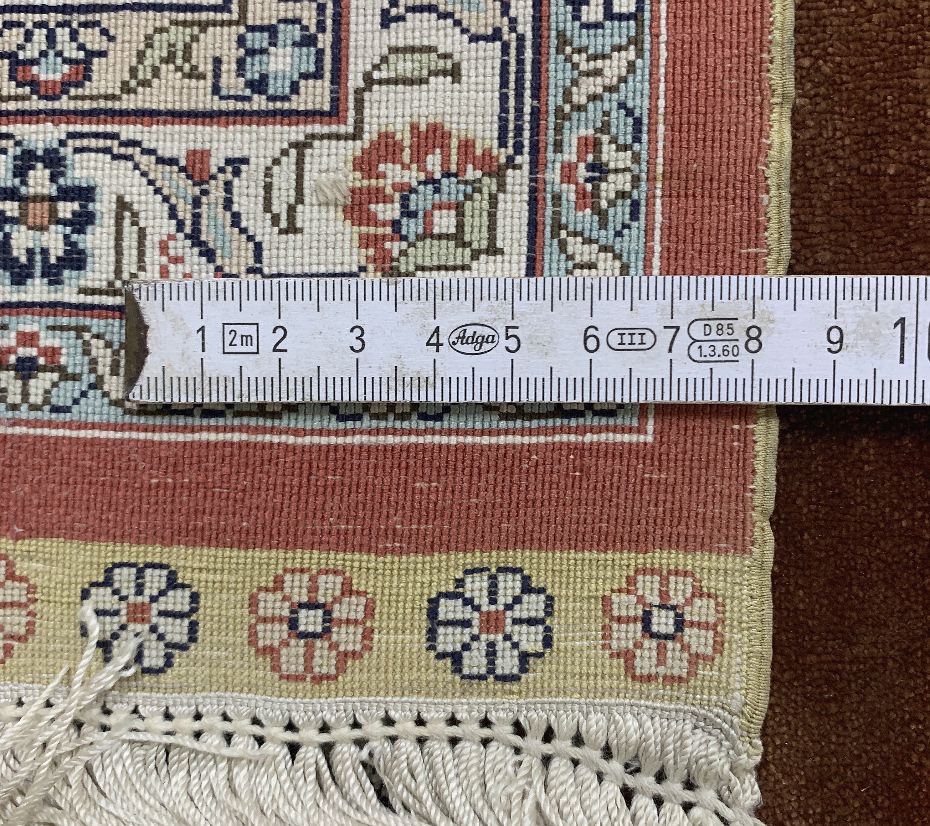 Detail f: Hereke Seide fein, China, Ende 20.Jhd, reine Naturseide, ca. 186 x 124 cm, ca. 1,0 Mio. Kn/qm, EHZ: 2(fleckig)
