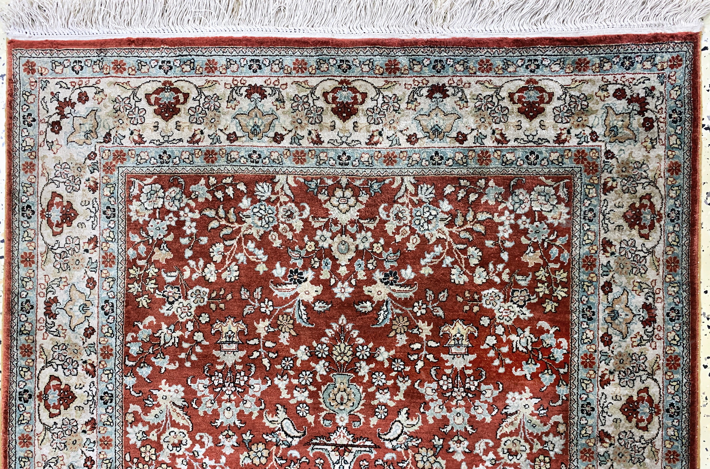 Detail a: Hereke Seide fein, China, Ende 20.Jhd, reine Naturseide, ca. 154 x 92 cm, ca. 1,0 Mio. Kn/qm, EHZ: 2