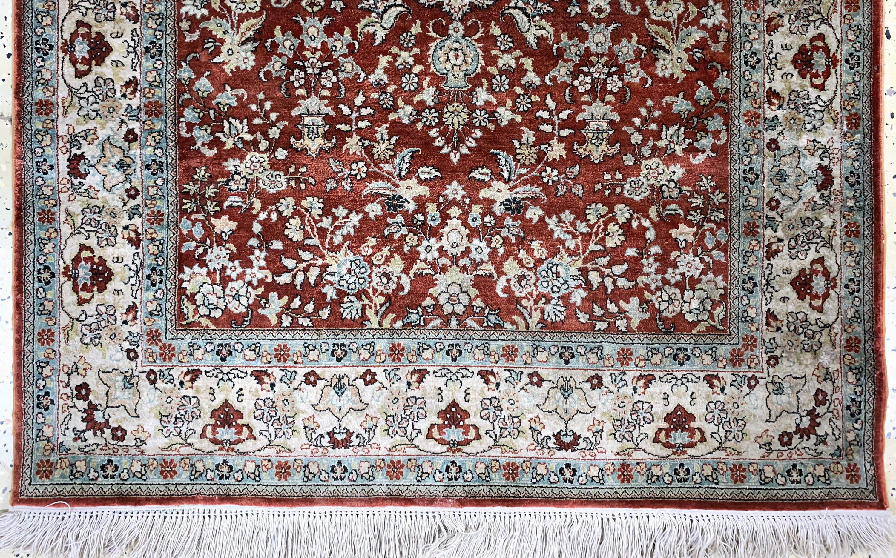 Detail b: Hereke Seide fein, China, Ende 20.Jhd, reine Naturseide, ca. 154 x 92 cm, ca. 1,0 Mio. Kn/qm, EHZ: 2
